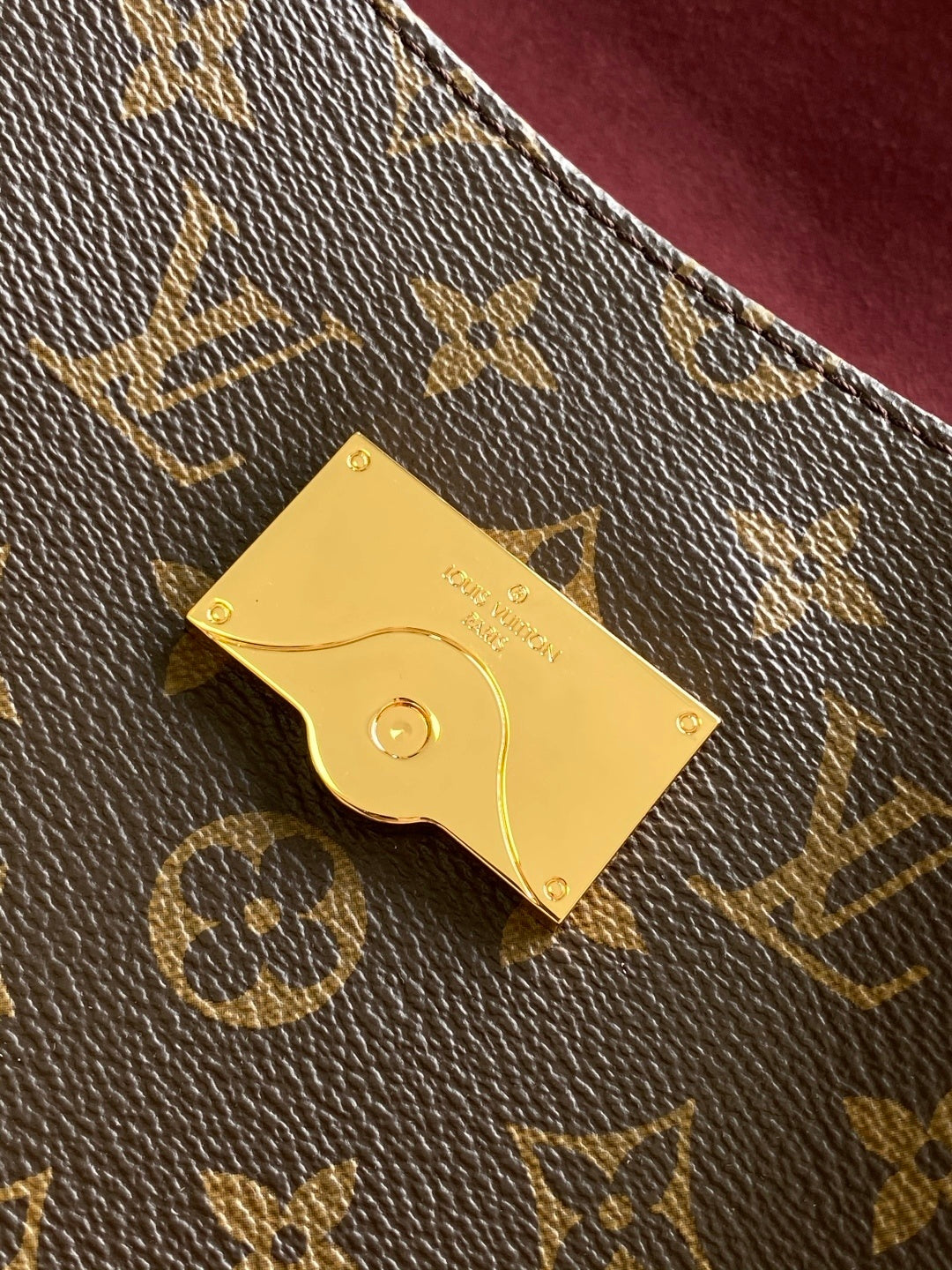 1:1 Replica LV shoulder bag