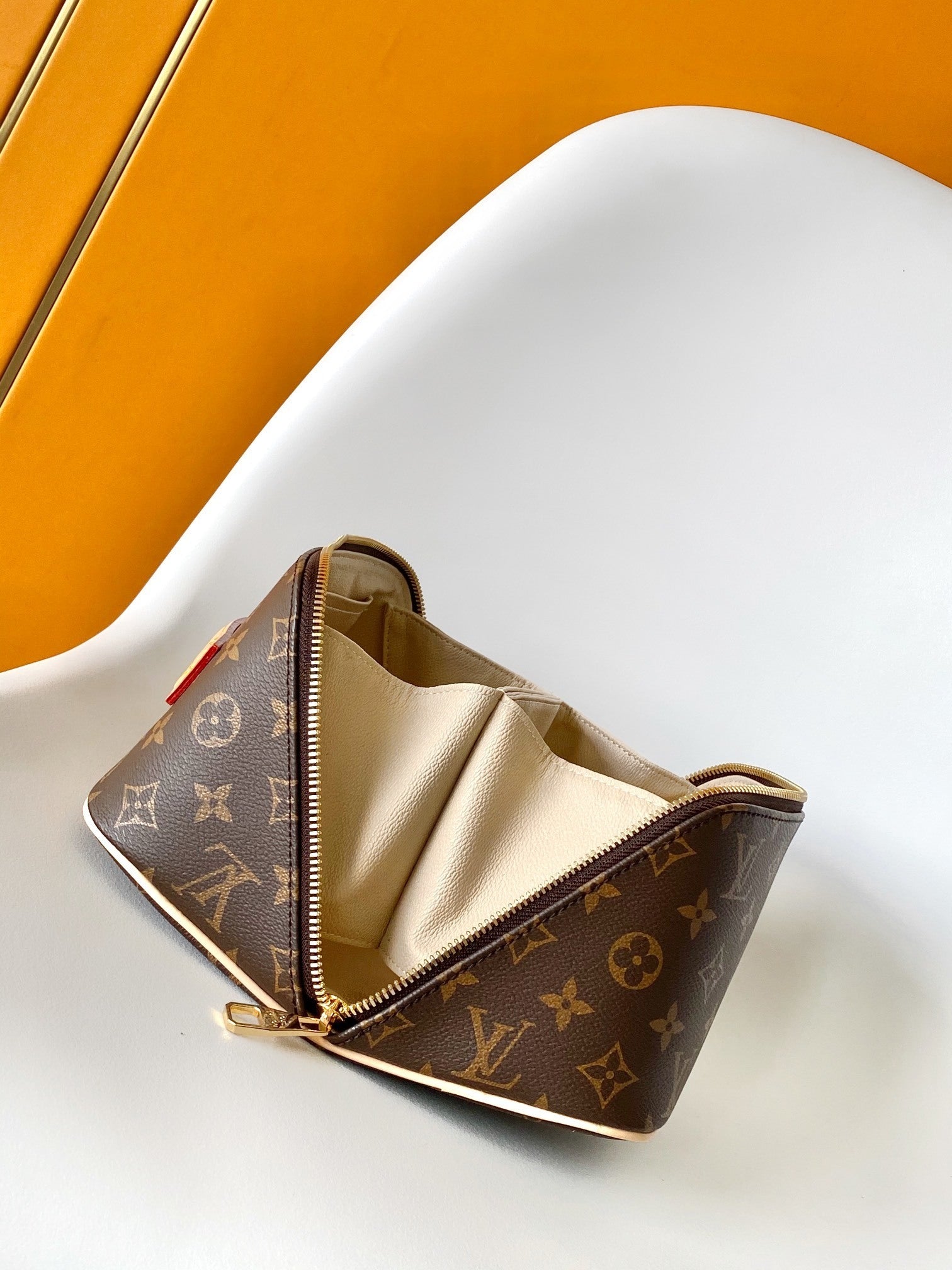 1:1 Replica LV Handbag