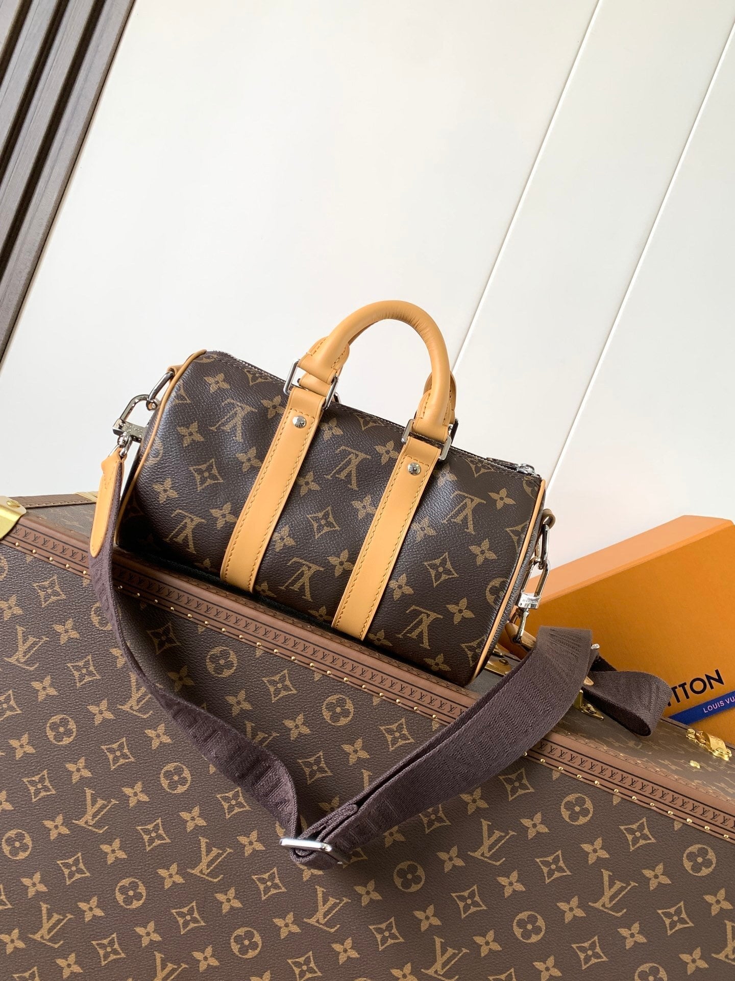 1:1 Replica LV handbag