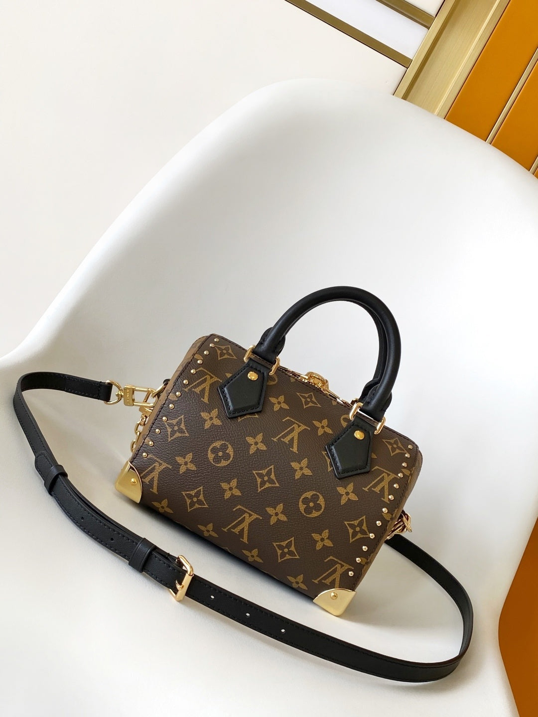 1:1 Replica LV crossbody bag