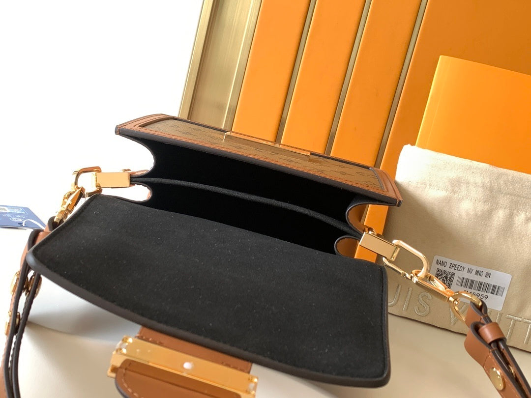 1:1 Replica LV crossbody bag