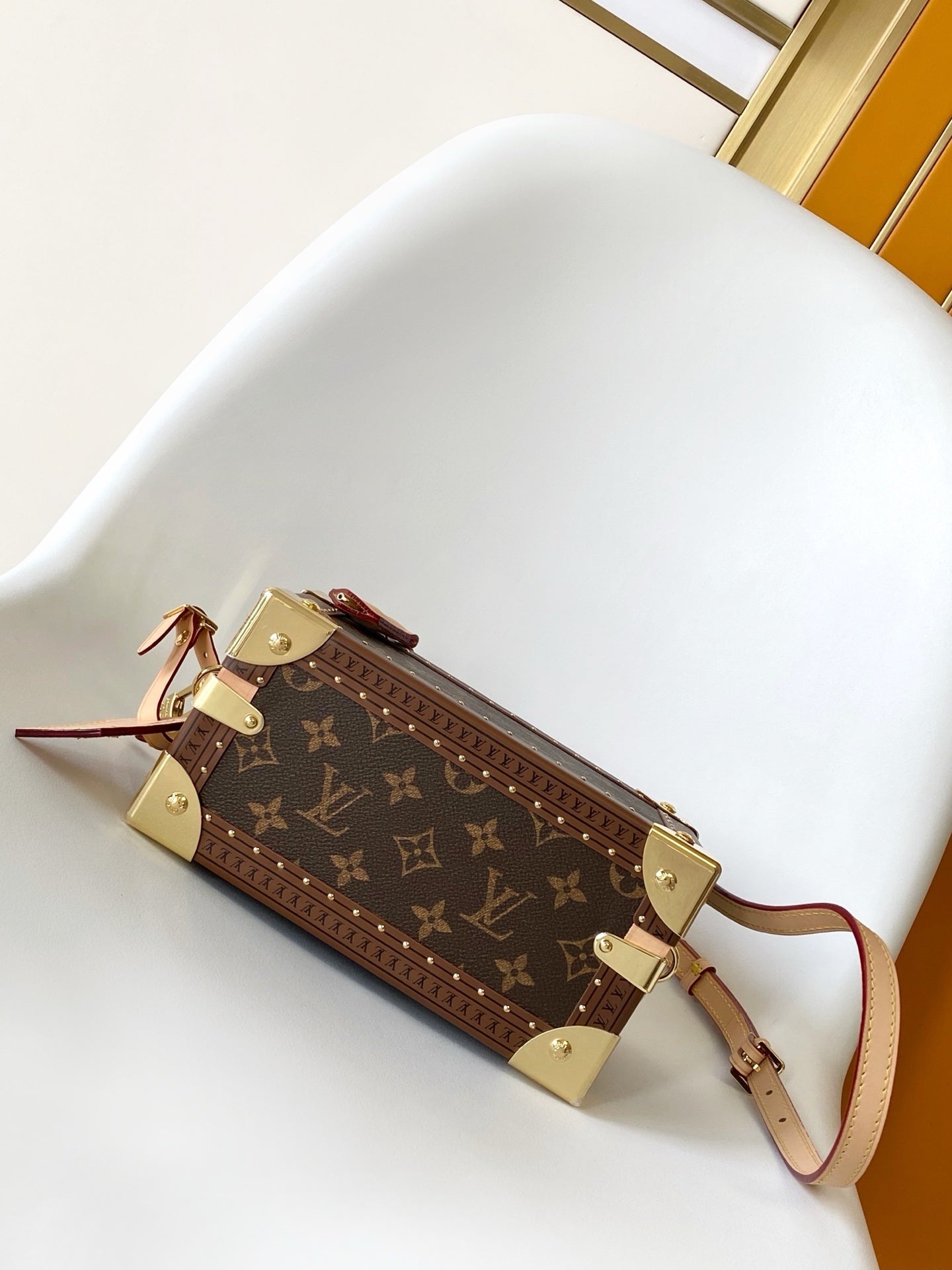 1:1 Replica LV handbag