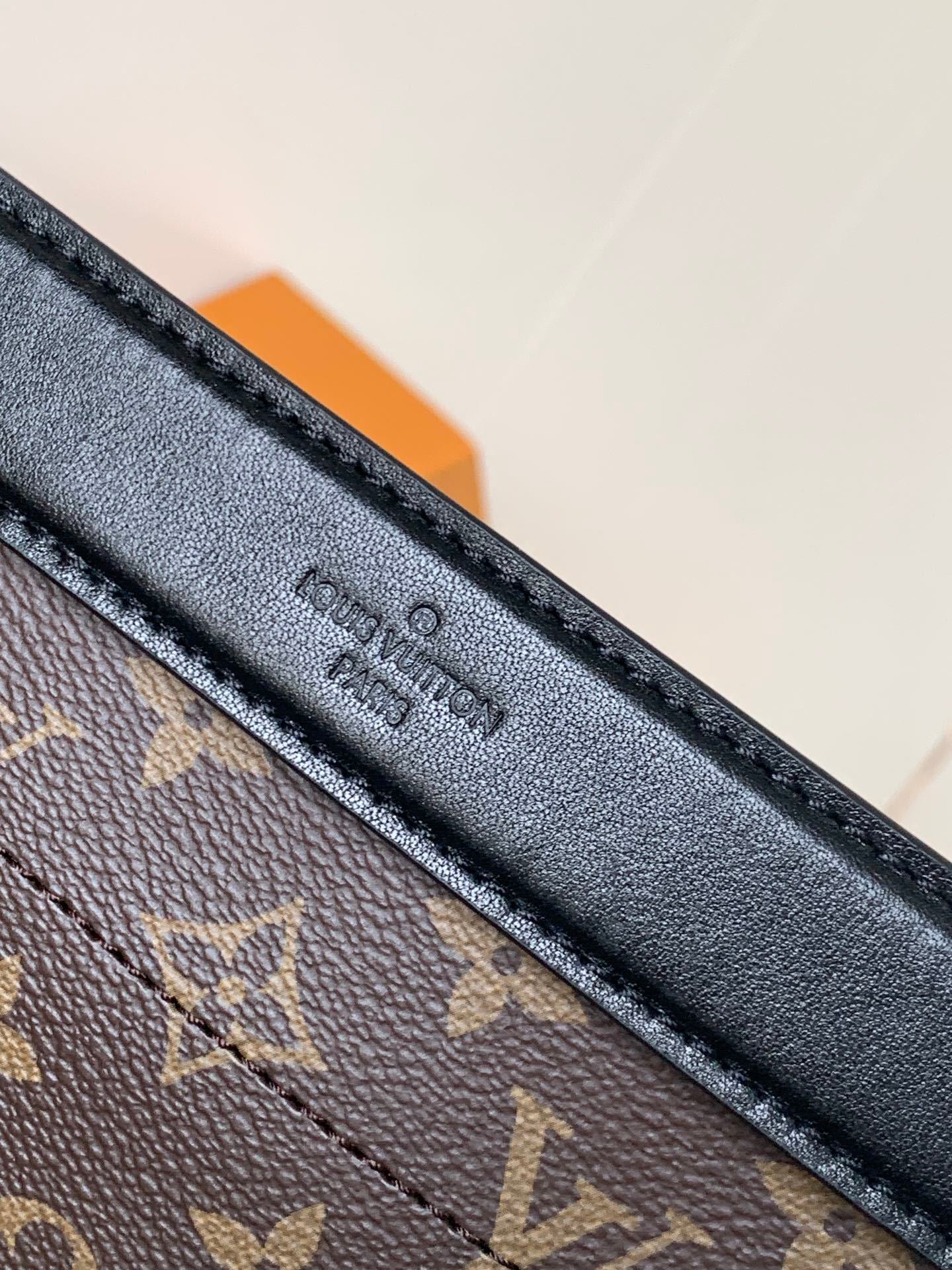 1:1 Replica LV handbag