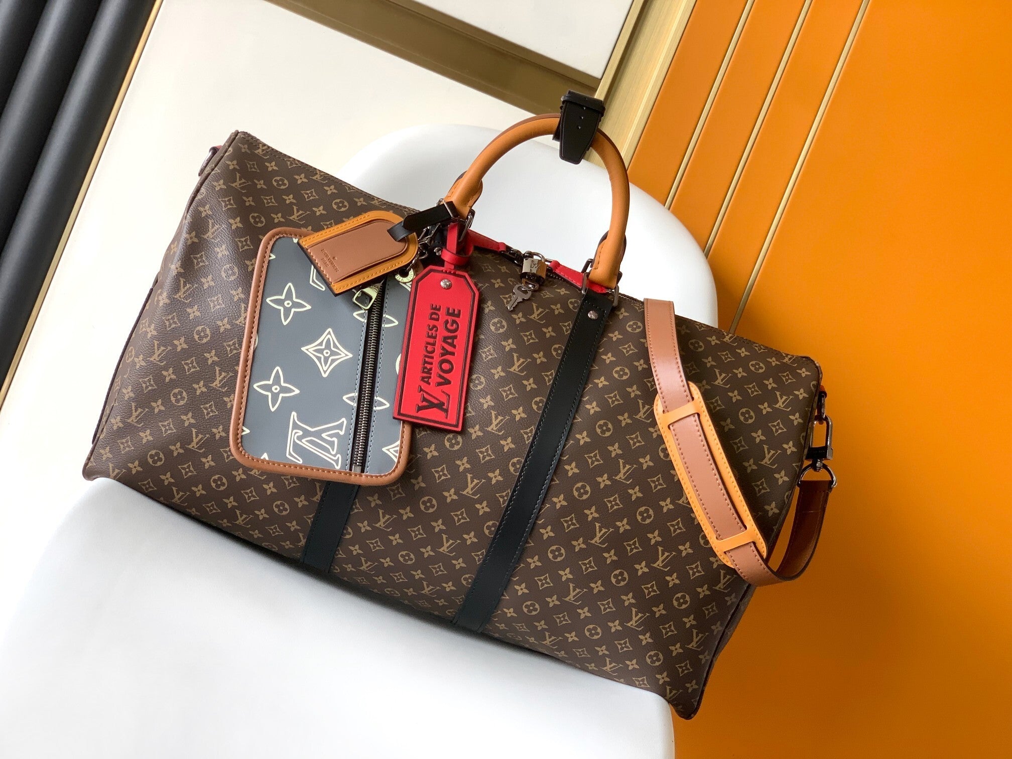 1:1 Replica LV travel bag