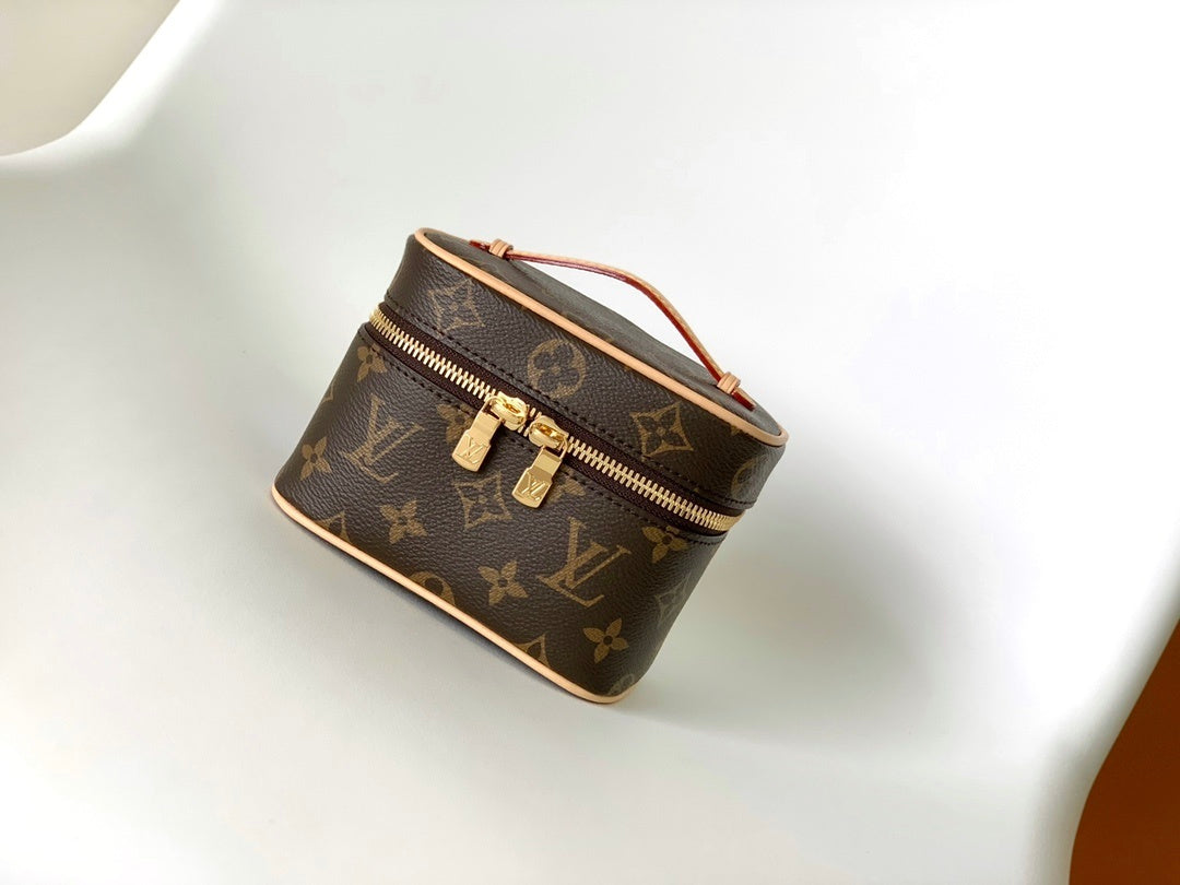 1:1 Replica LV handbag