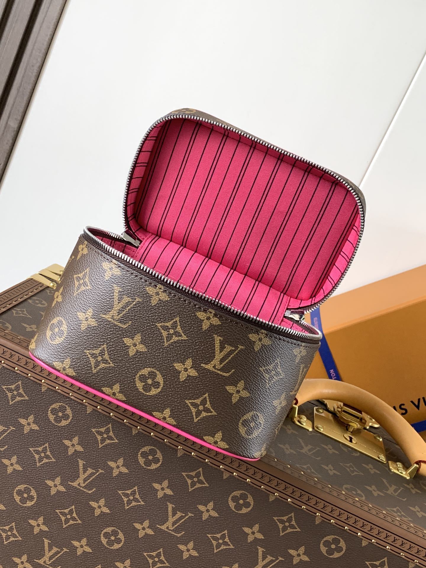 1:1 Replica LV handbag