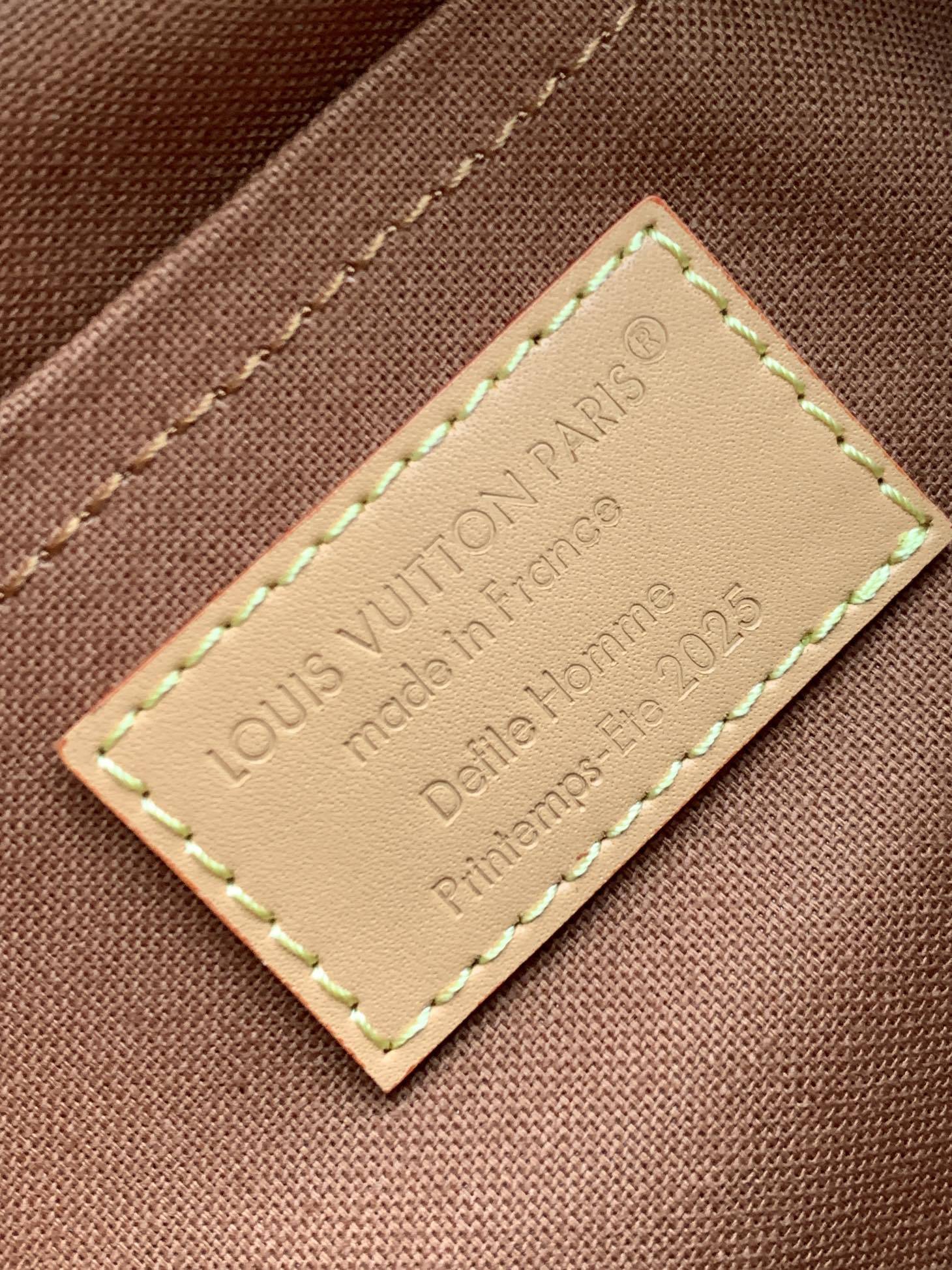 1:1 Replica LV crossbody bag