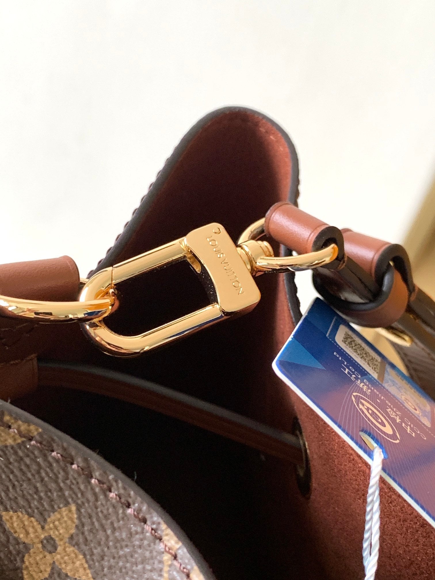 1:1 Replica LV bucket bag