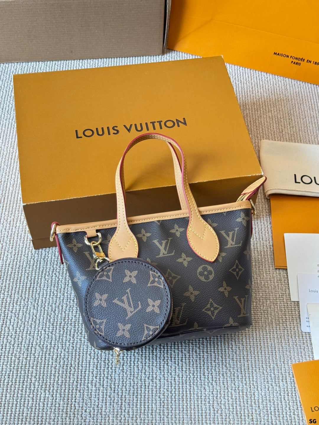 LV Neverfull bb Handbag