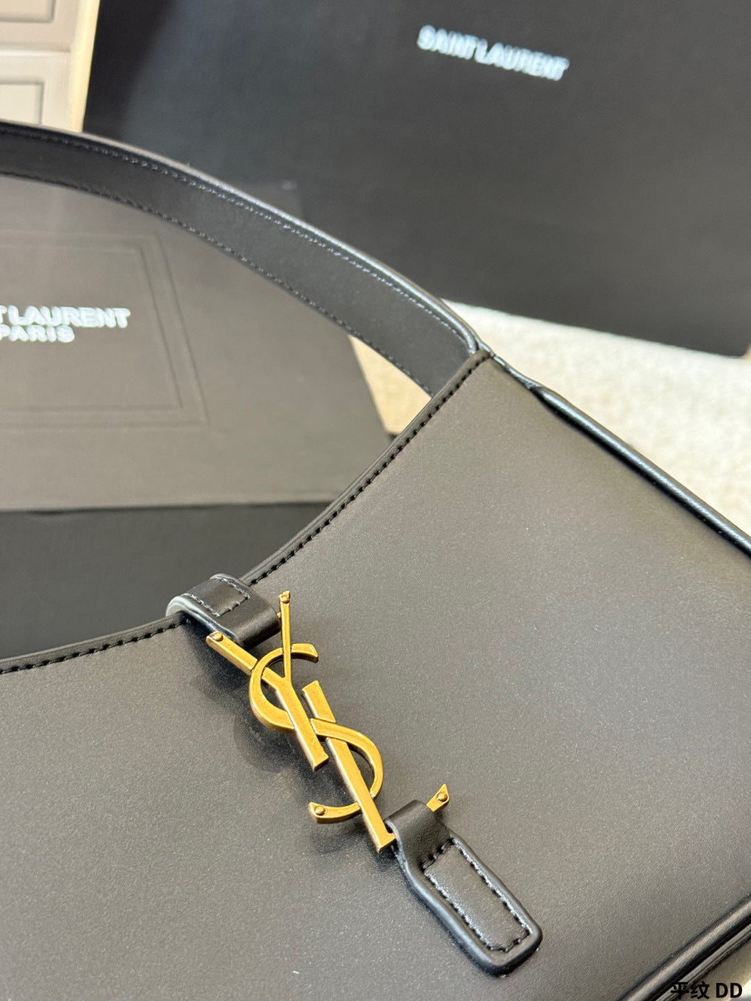 YSL LE 5 À 7 Underarm Bag