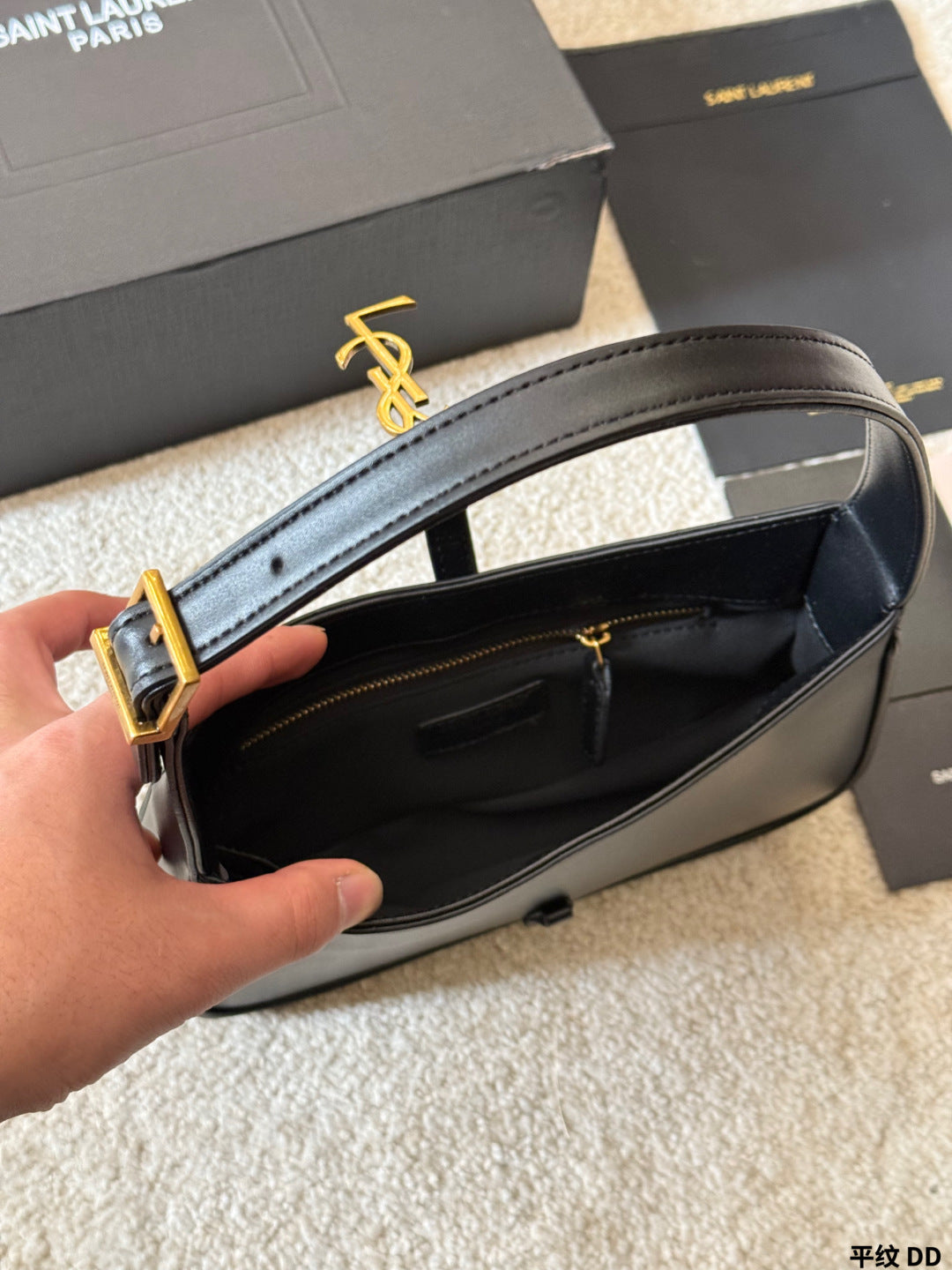 YSL LE 5 À 7 Underarm Bag