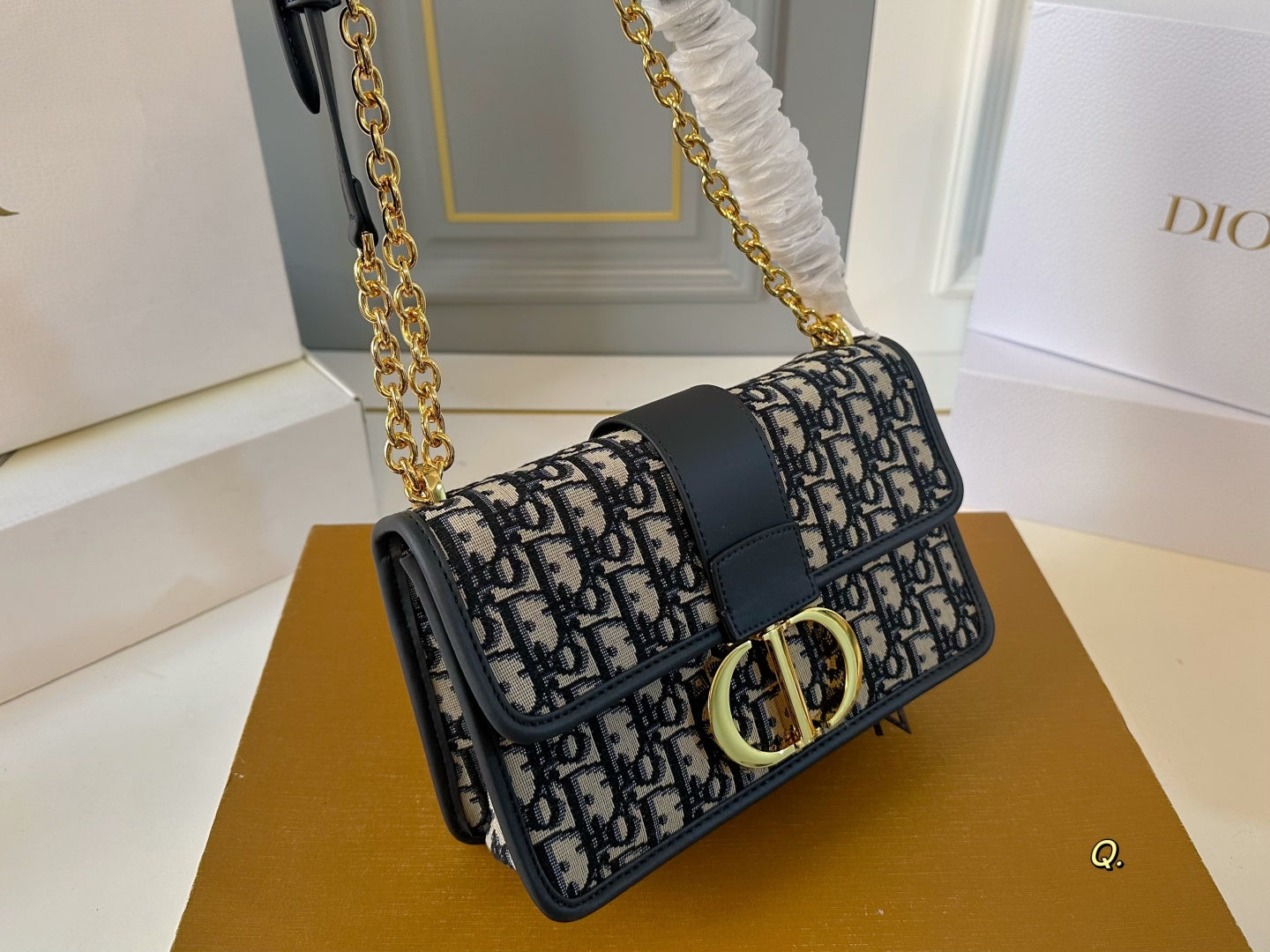 Dior Montaigne Chain Bag