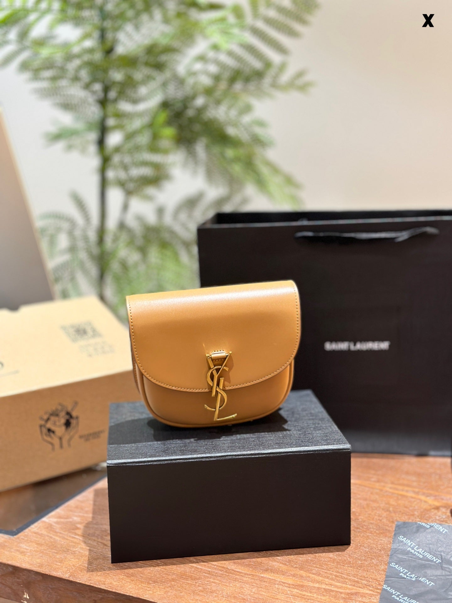 YSL SAINT LAURENT Kaia