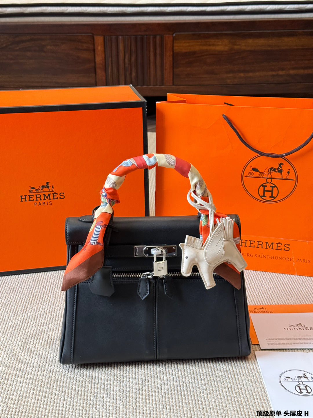 Hermès Lakis 28 Kelly Bag
