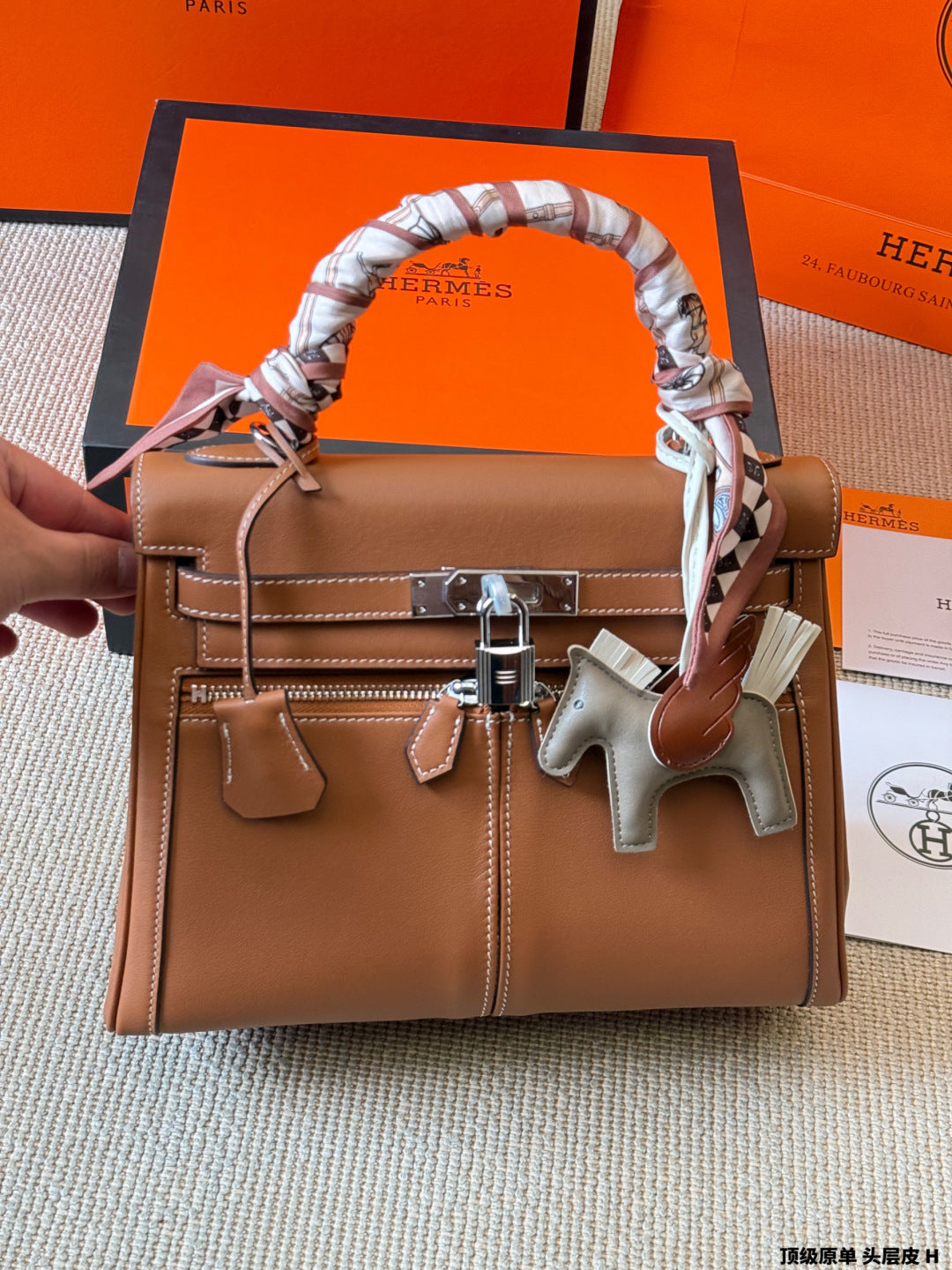 Hermès Lakis 28 Kelly Bag
