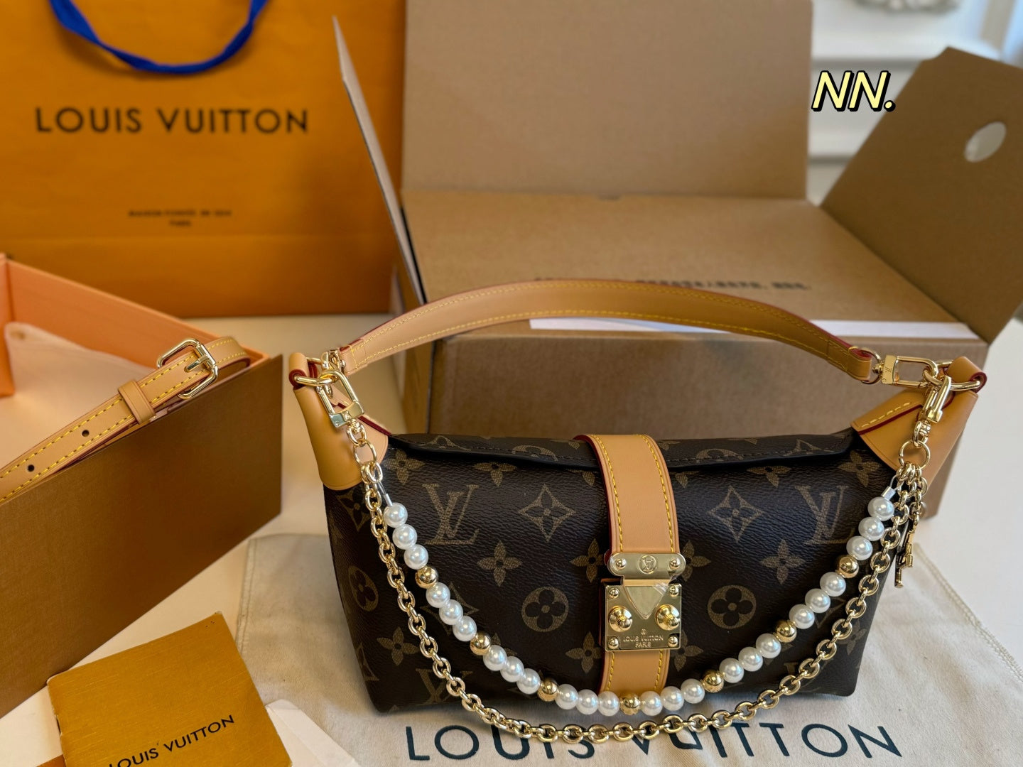 LV pochette mia underarm bag