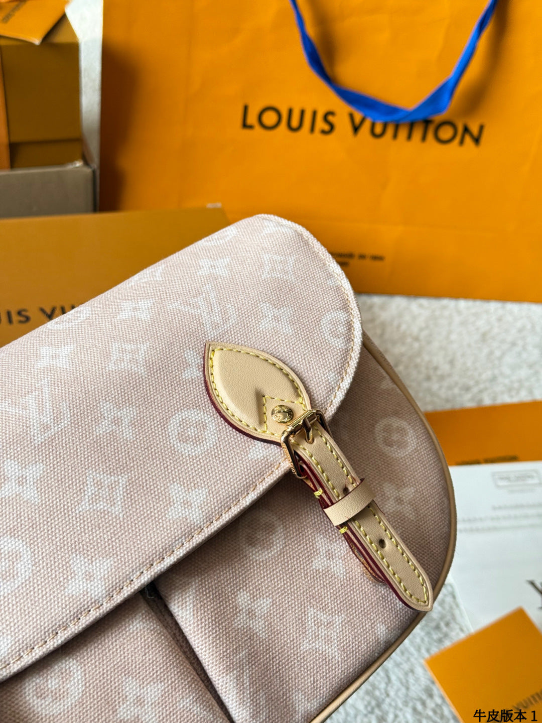 LV ESCAPE Meowgram crossbody bag