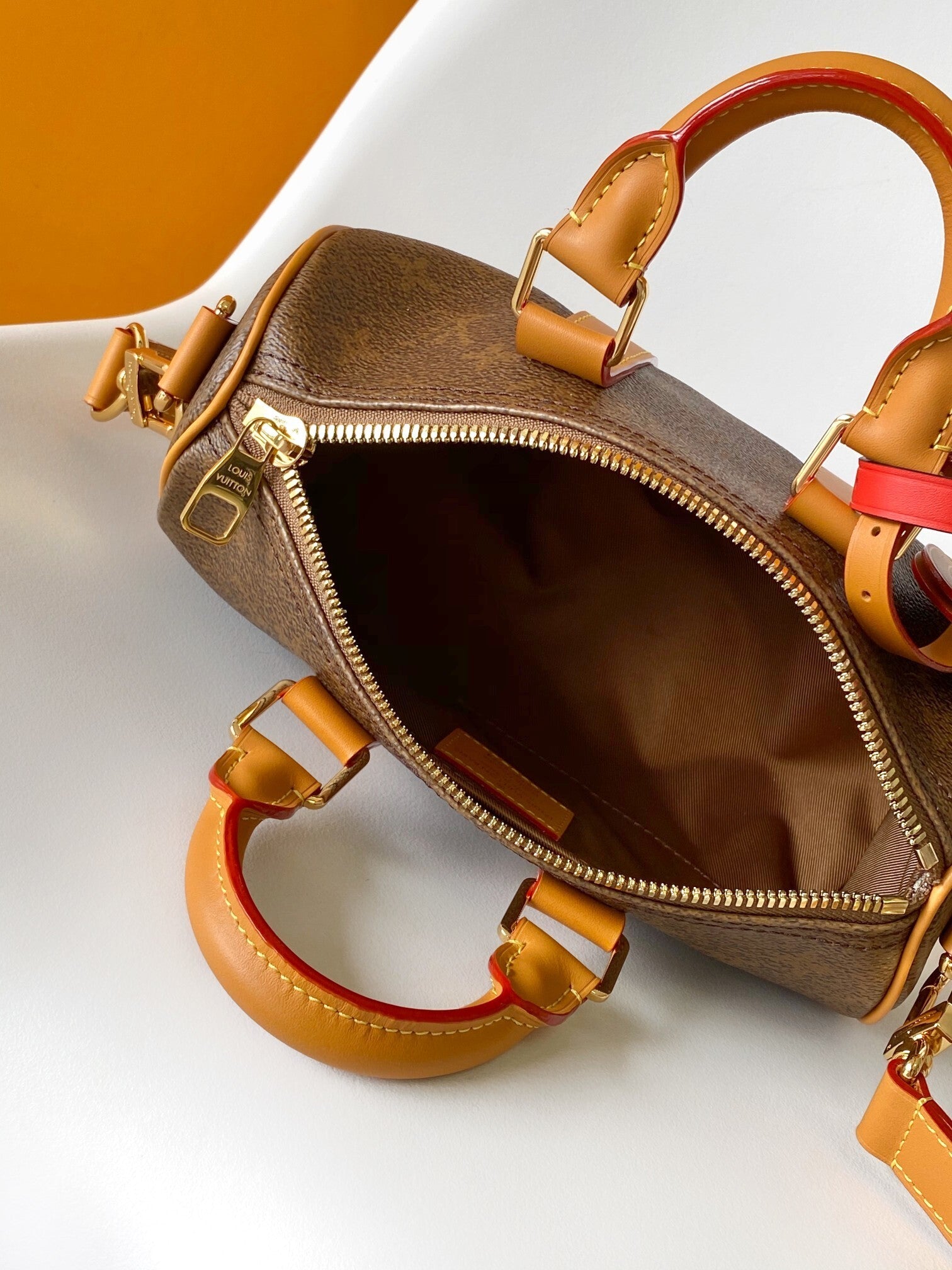 1:1 Replica LV crossbody bag