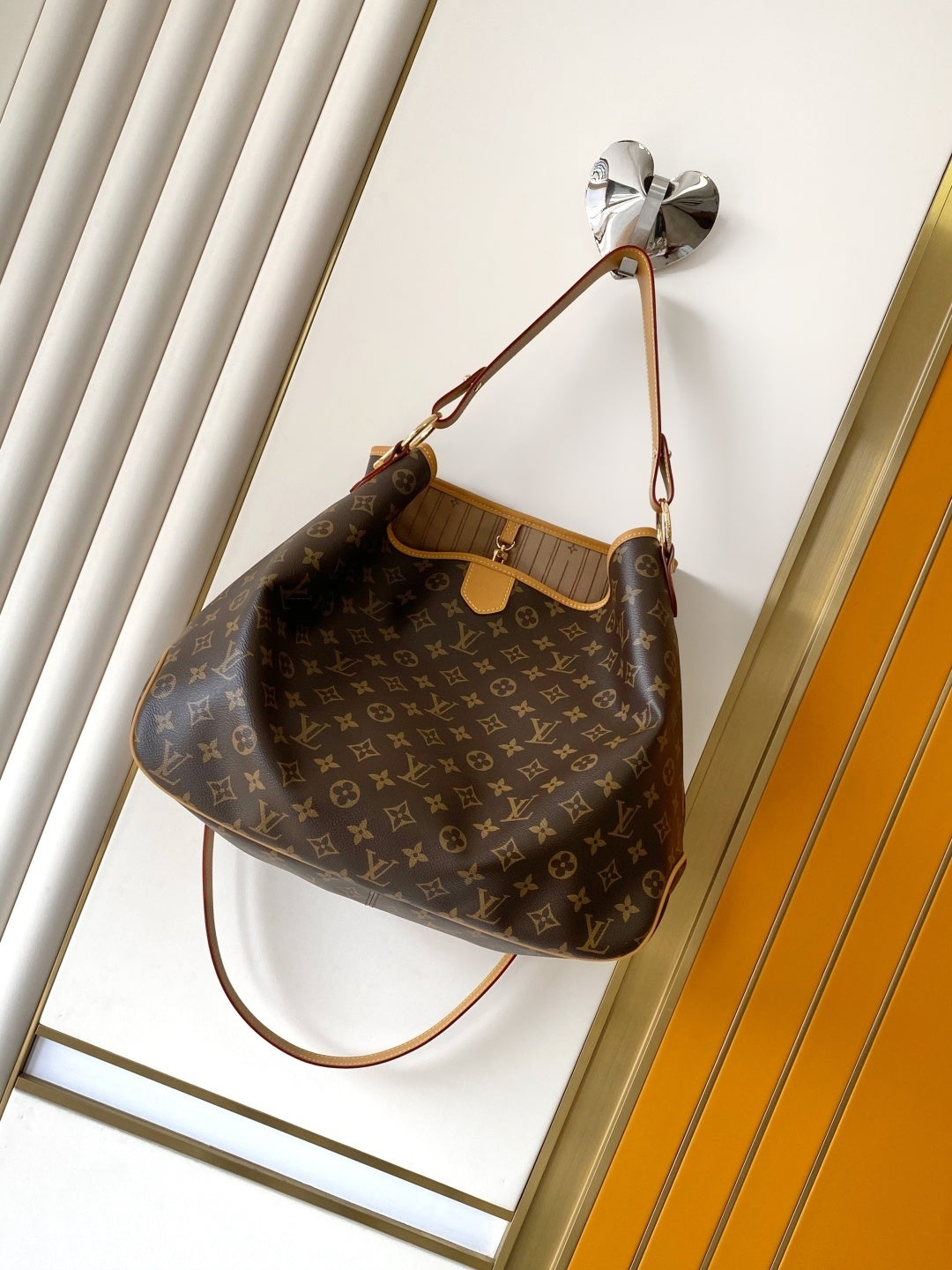 1:1 Replica LV crossbody bag