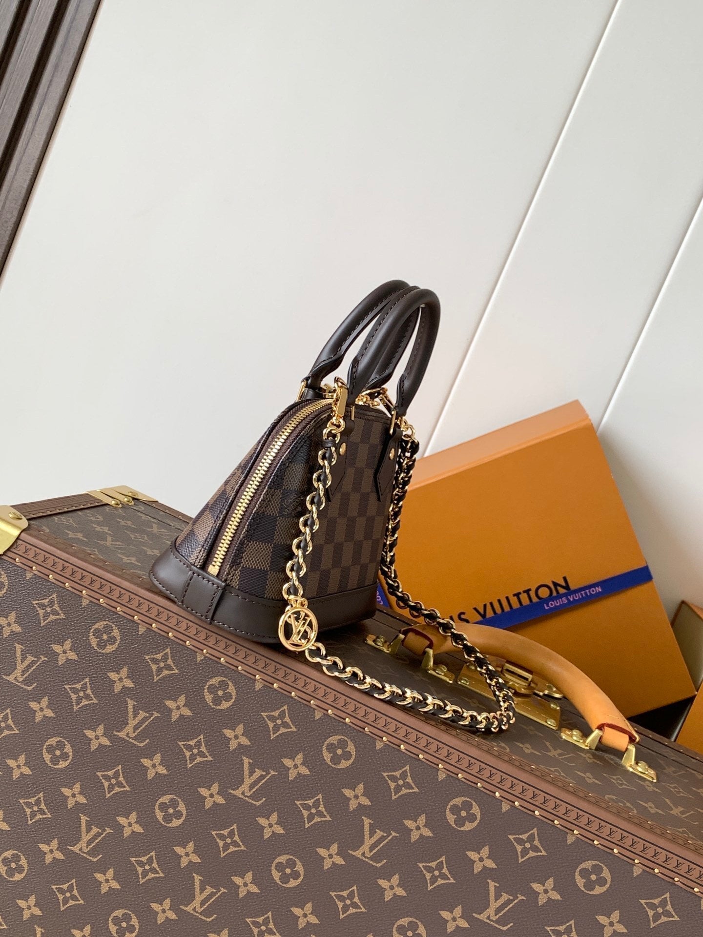 1:1 Replica LV Shell Bag