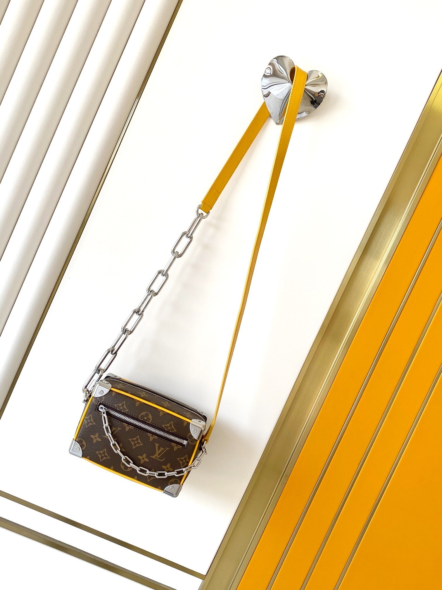 1:1 Replica LV crossbody bag