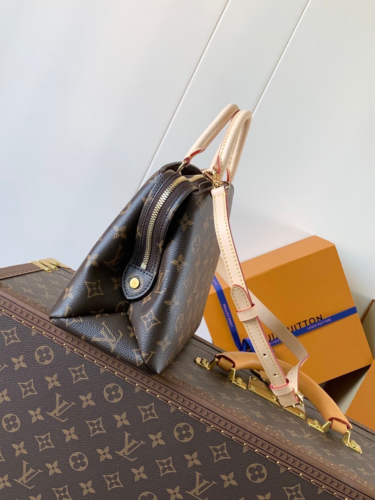 1:1 Replica LV Handbag