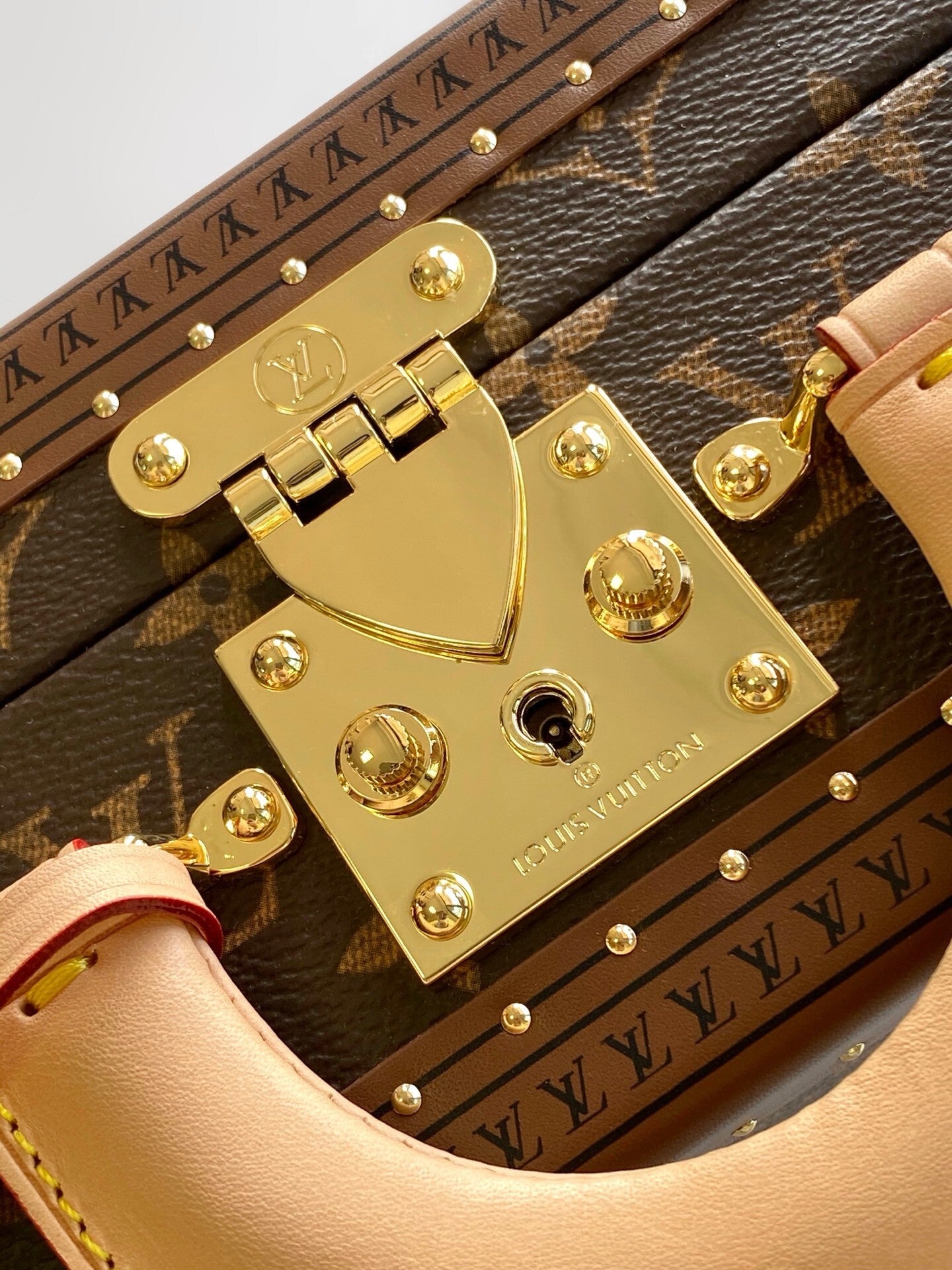 1:1 Replica LV handbag