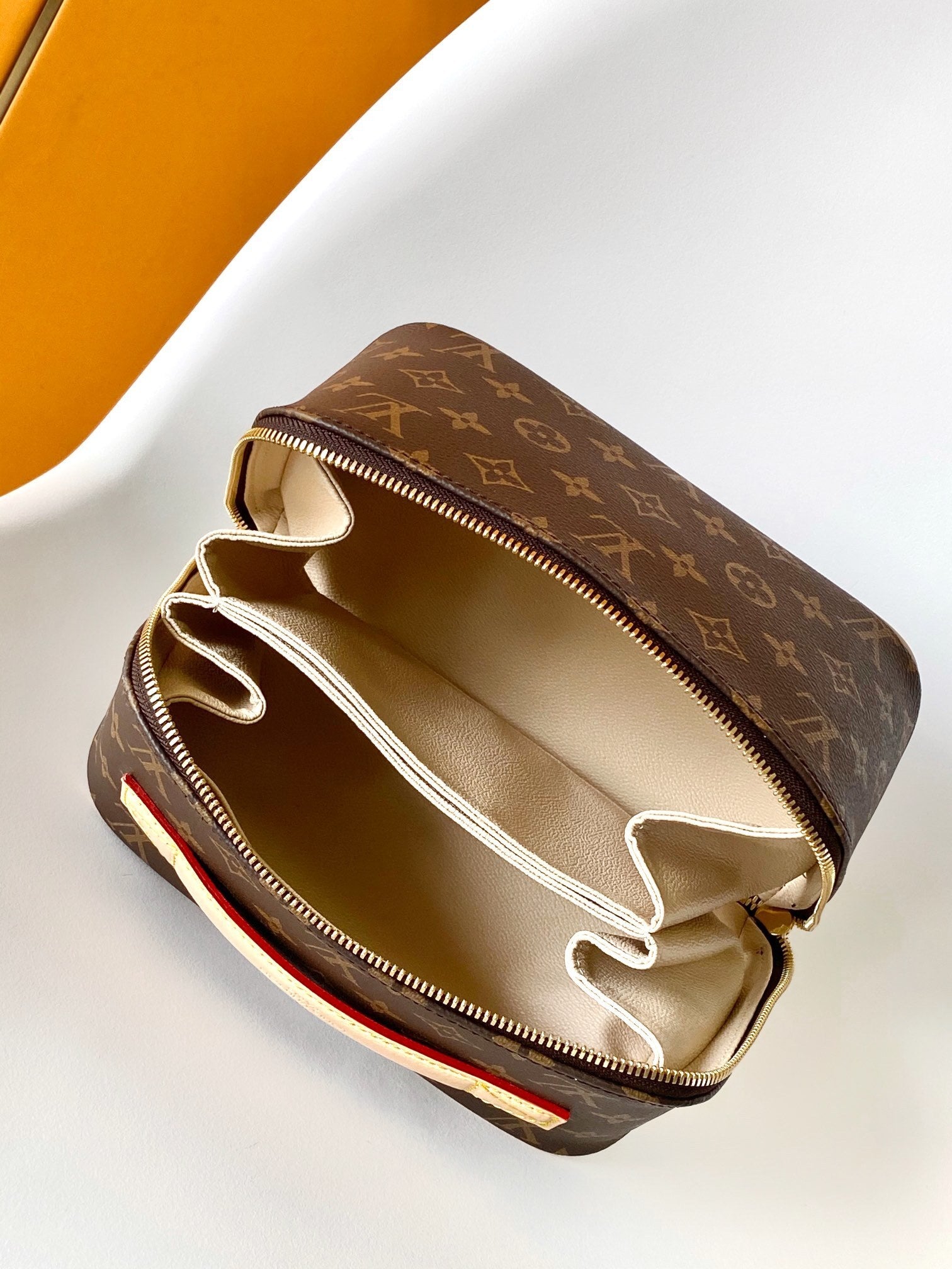 1:1 Replica LV Handbag