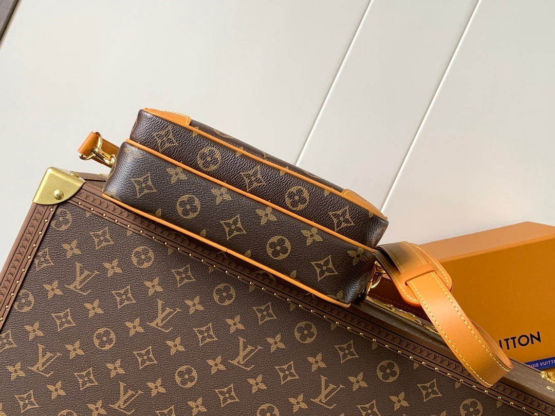 1:1 Replica LV crossbody handbag