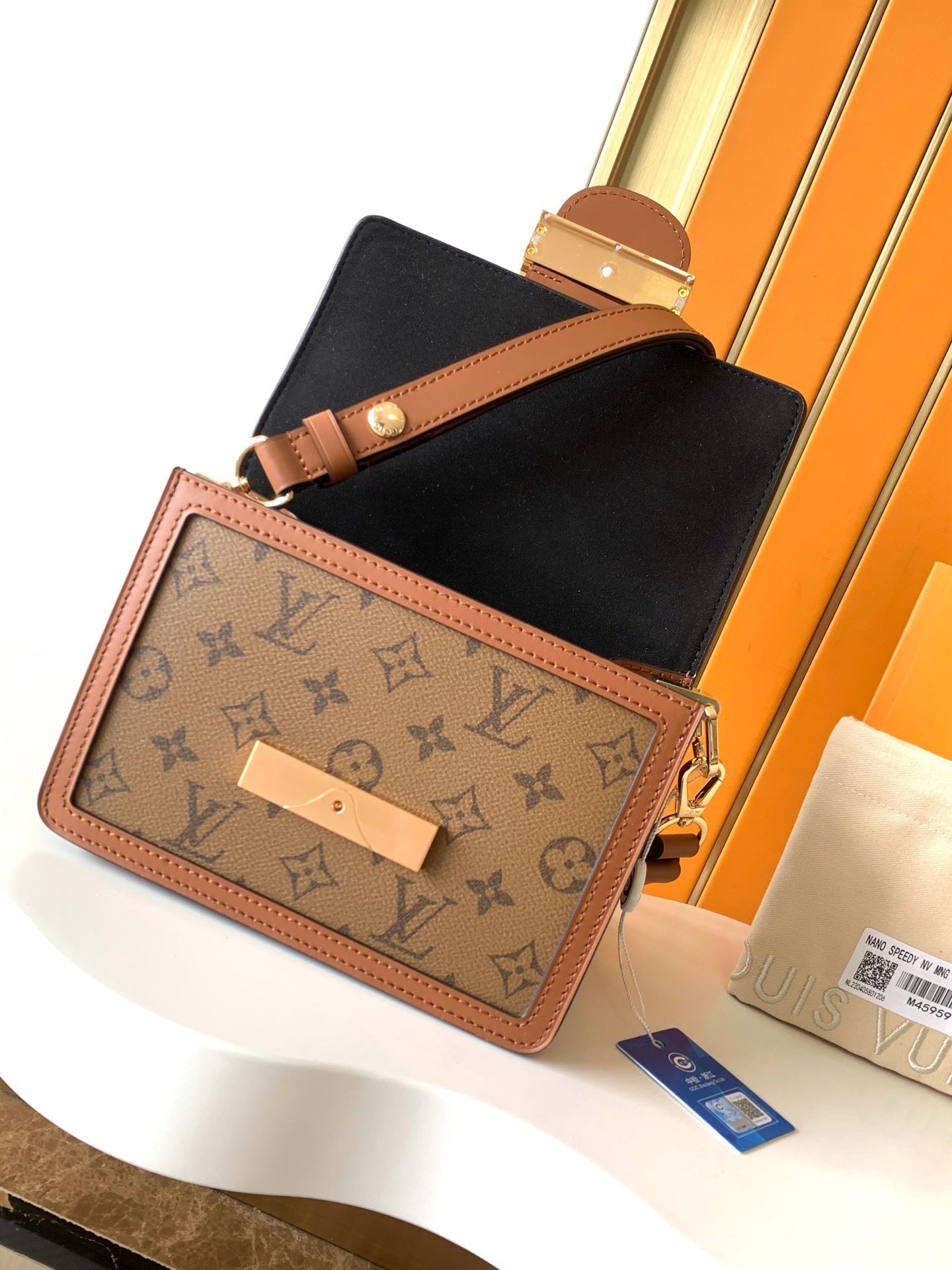 1:1 Replica LV crossbody bag