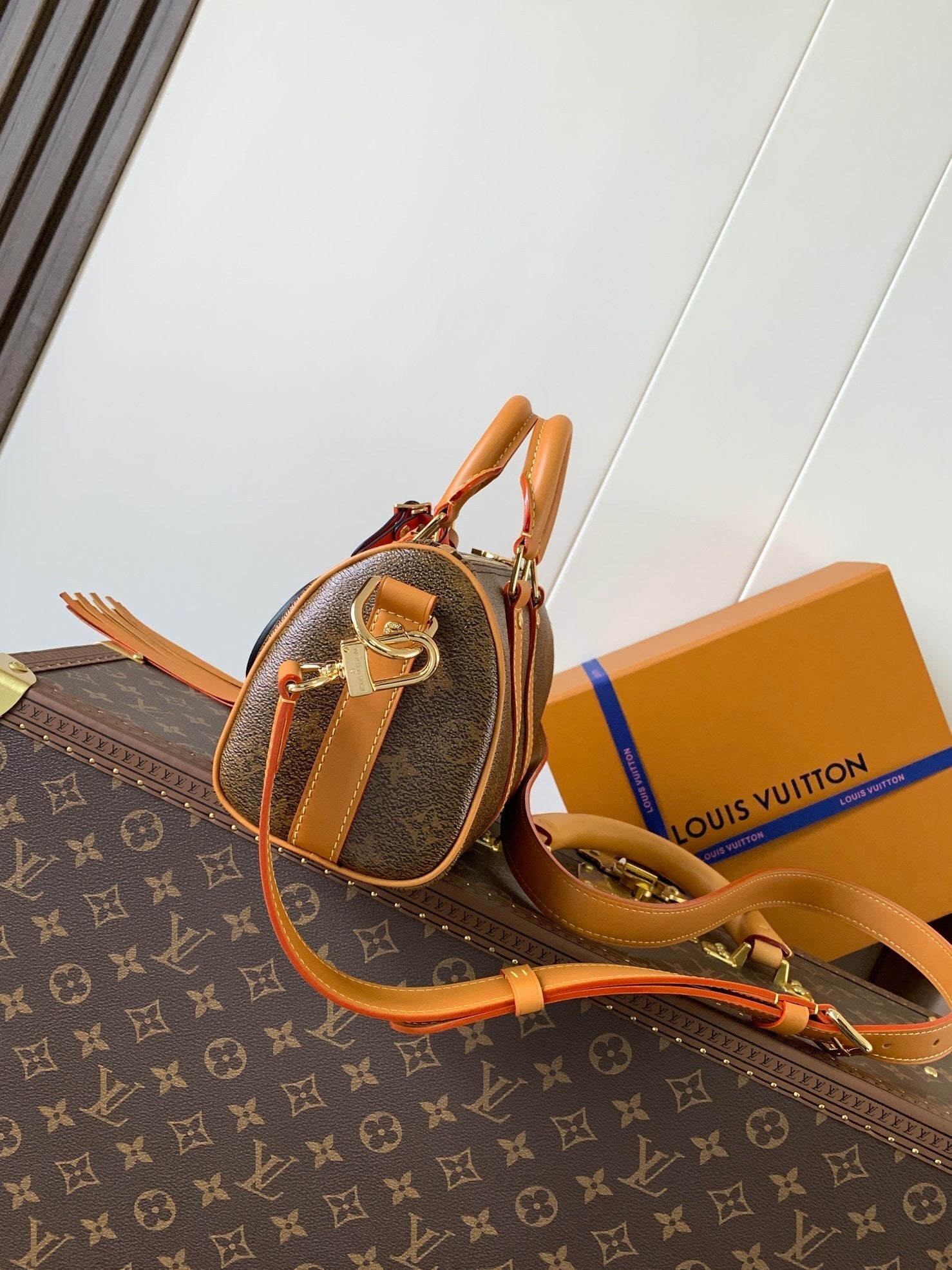 1:1 Replica LV handbag