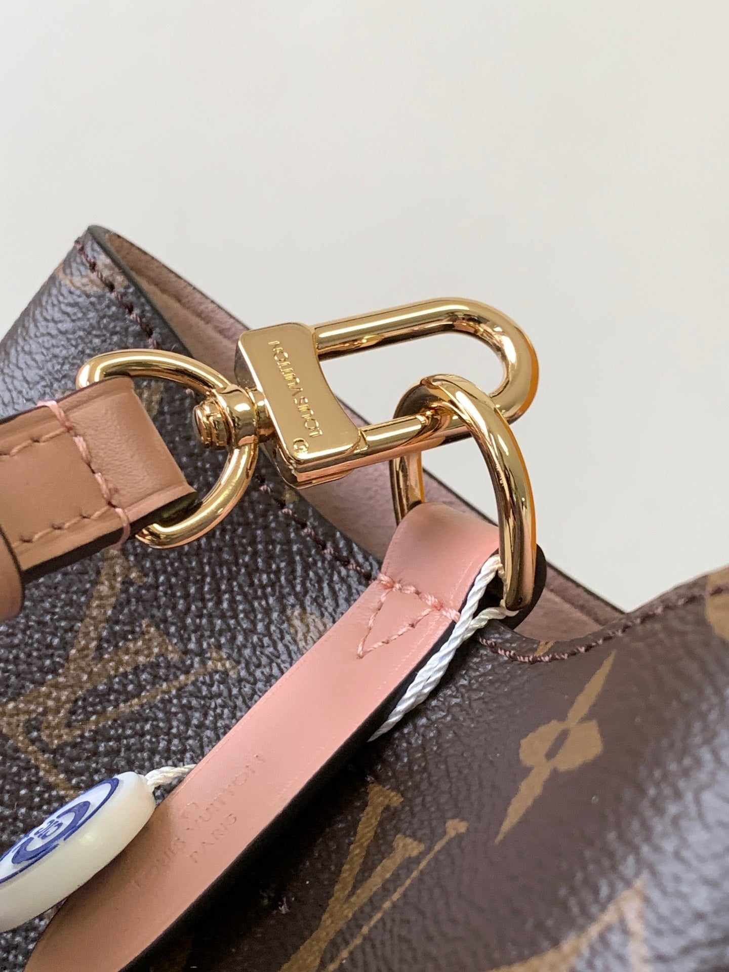 1:1 Replica LV bucket bag