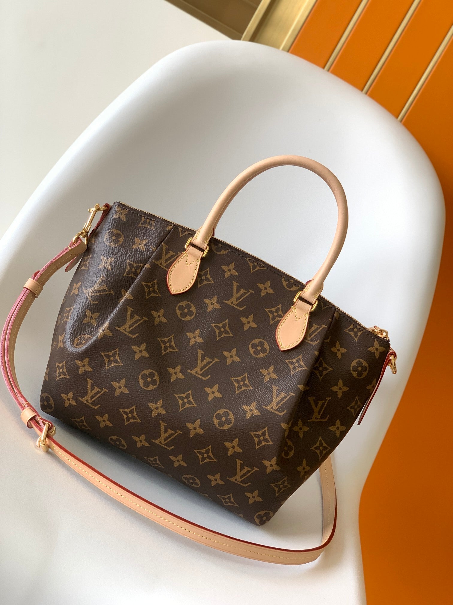 1:1 Replica LV handbag