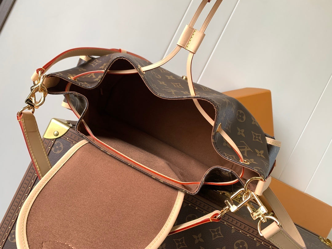 1:1 Replica LV flip-top handbag