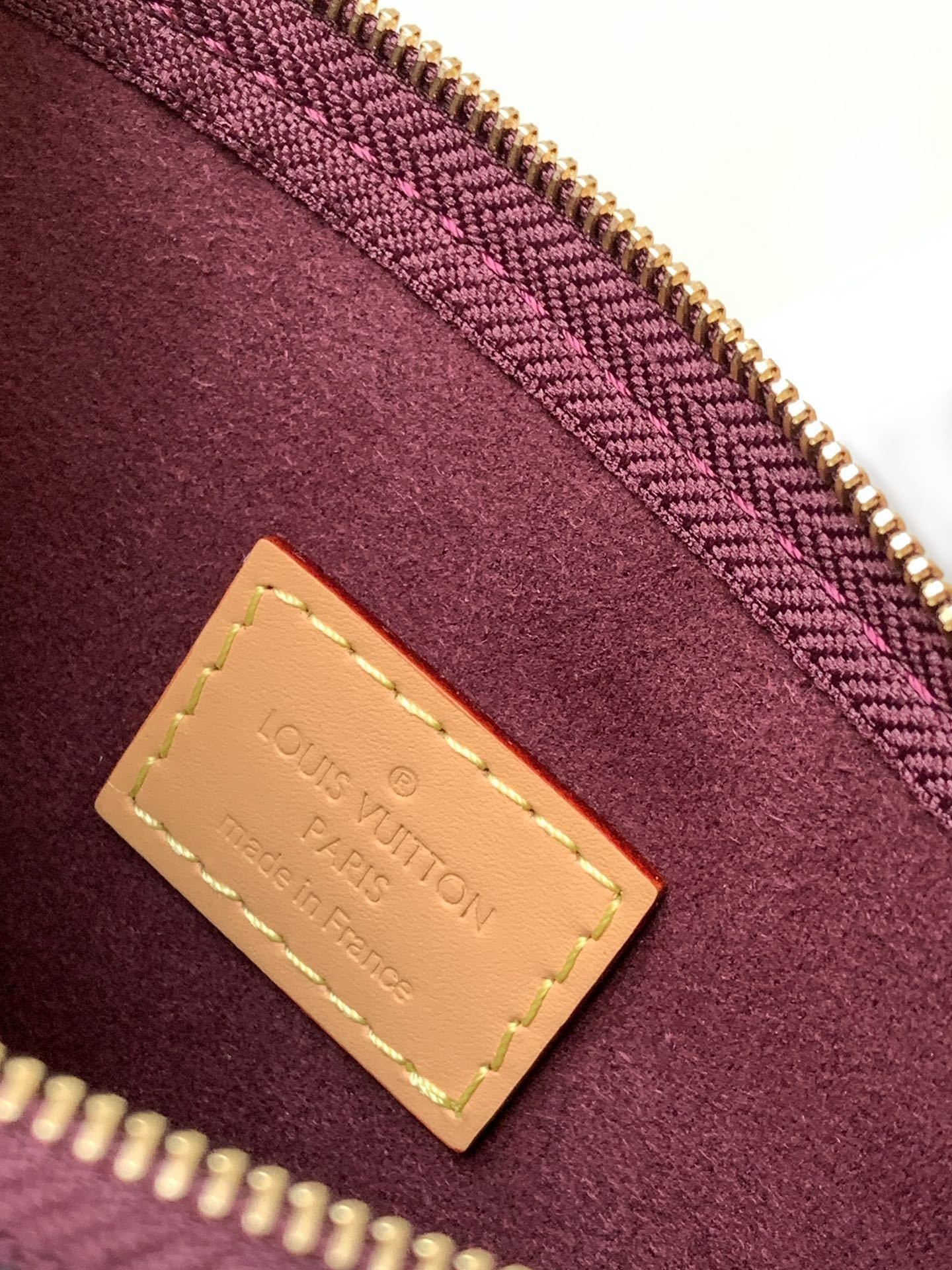 1:1 Replica LV single-shoulder bag