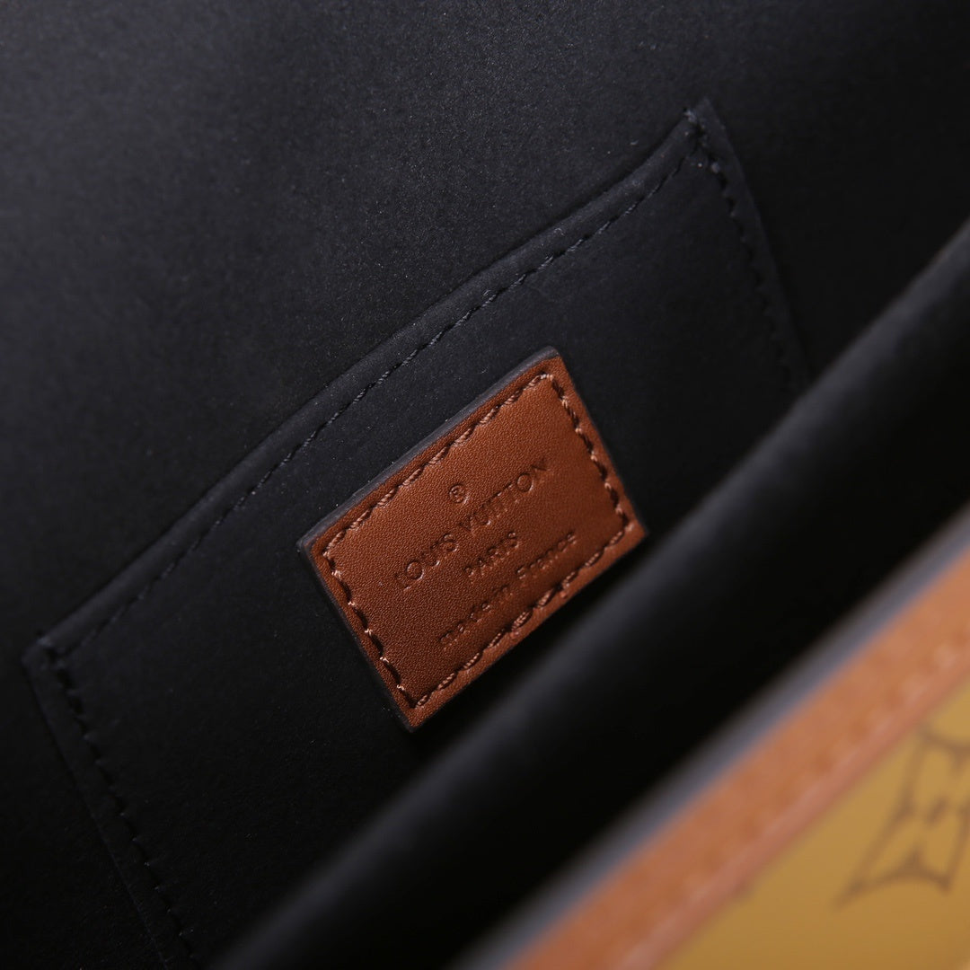 1:1 Replica LV crossbody bag
