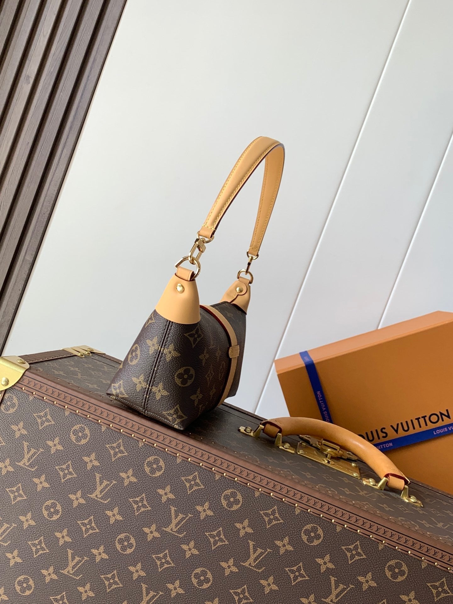 1:1 Replica LV Shoulder Bag