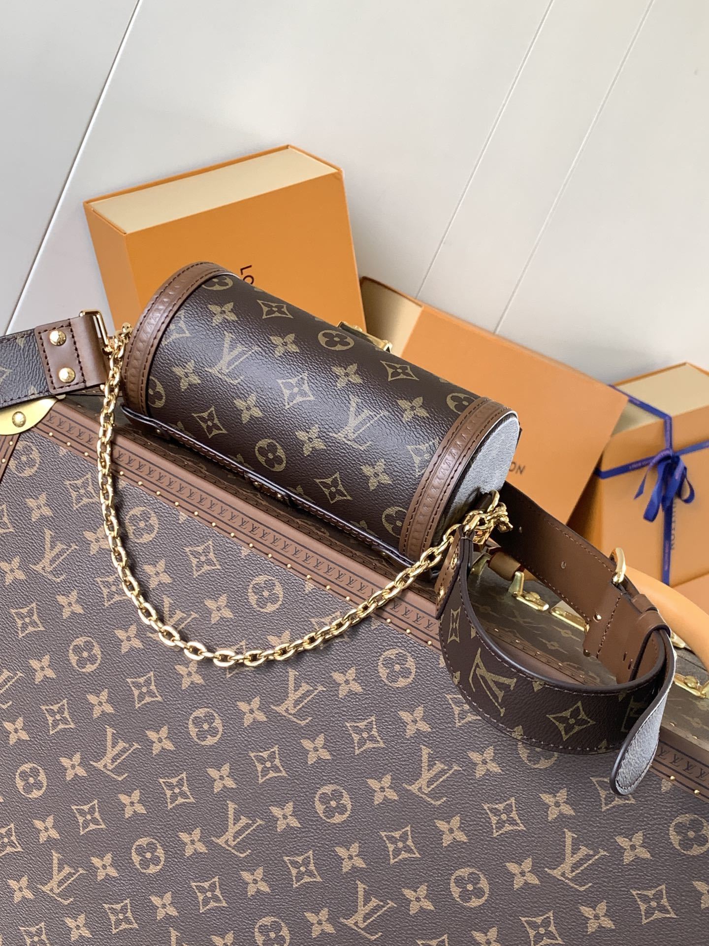 1:1 Replica LV crossbody bag