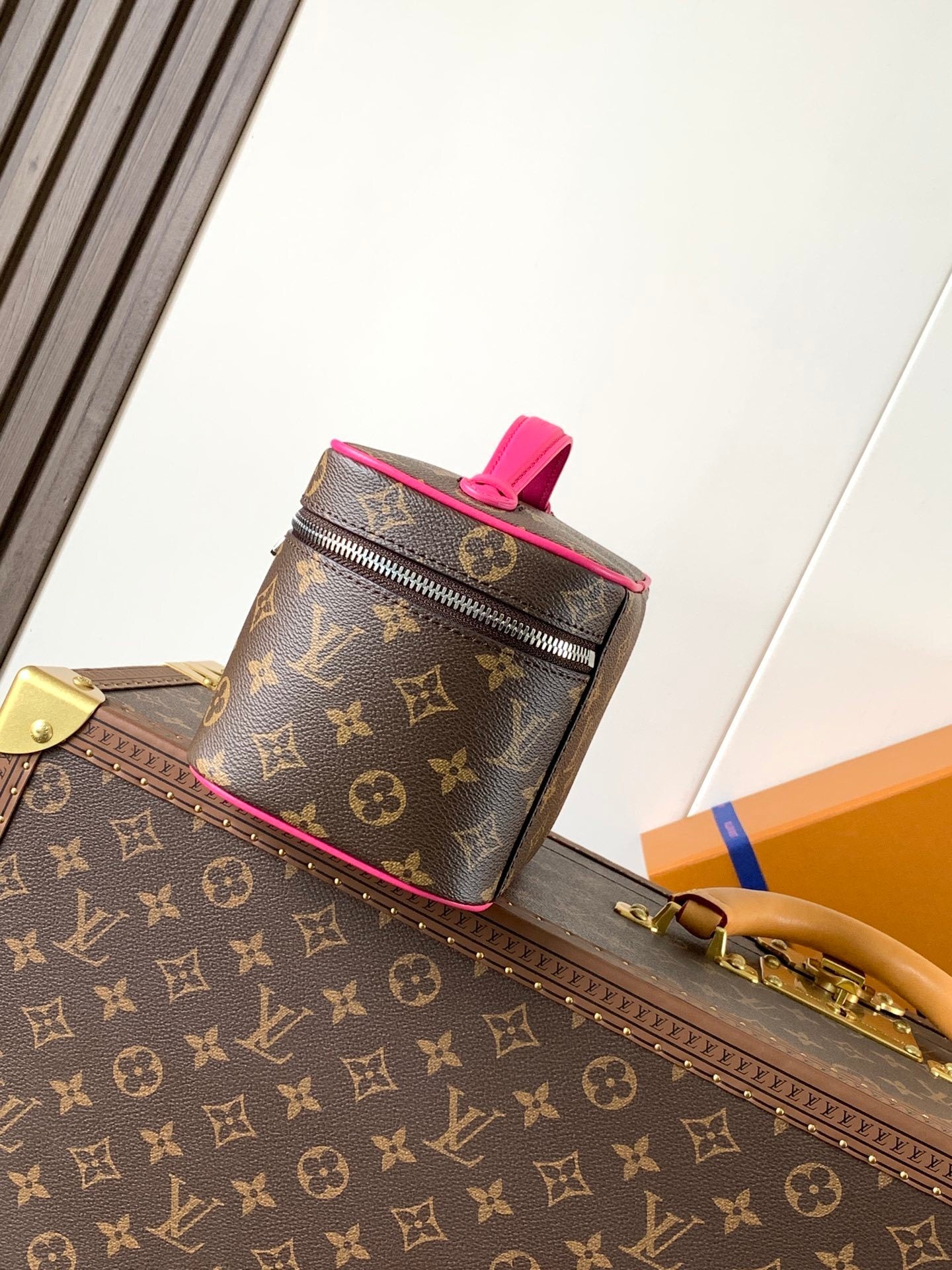 1:1 Replica LV handbag