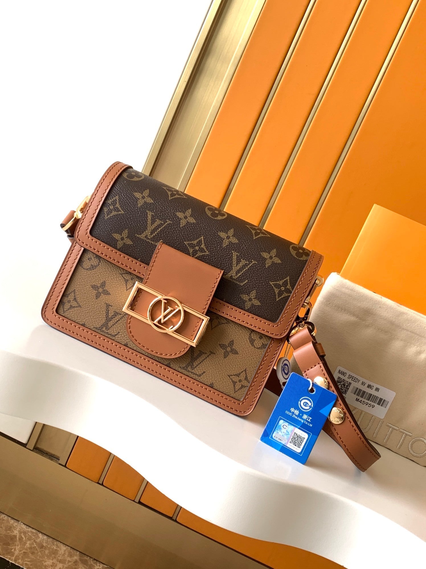 1:1 Replica LV crossbody bag