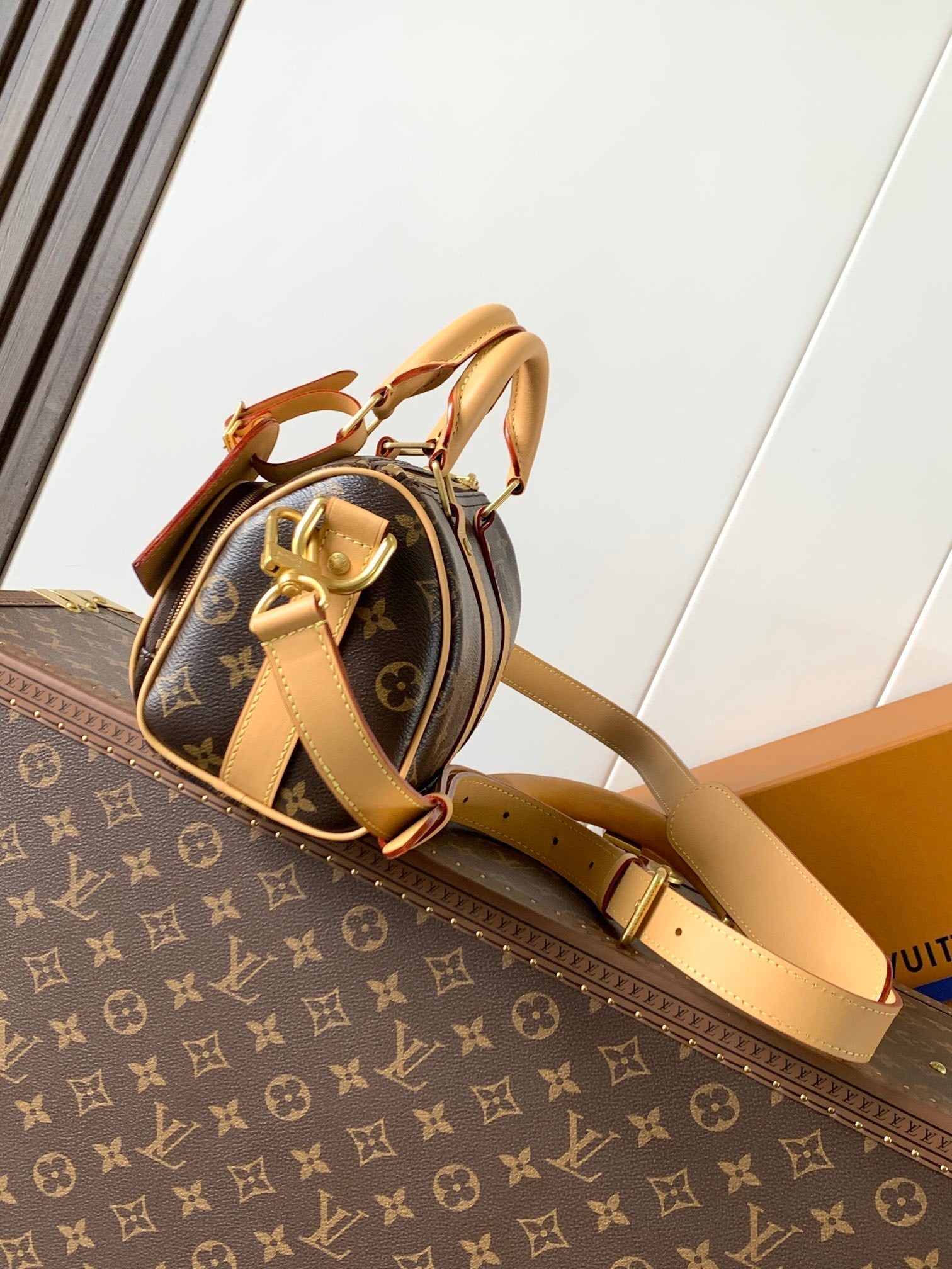 1:1 Replica LV Handbag