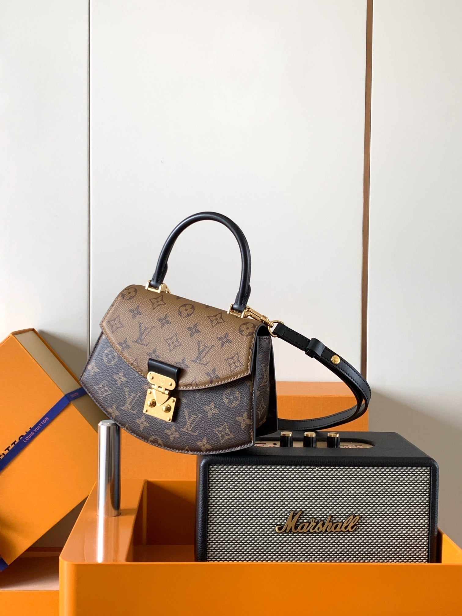 1:1 Replica LV crossbody bag