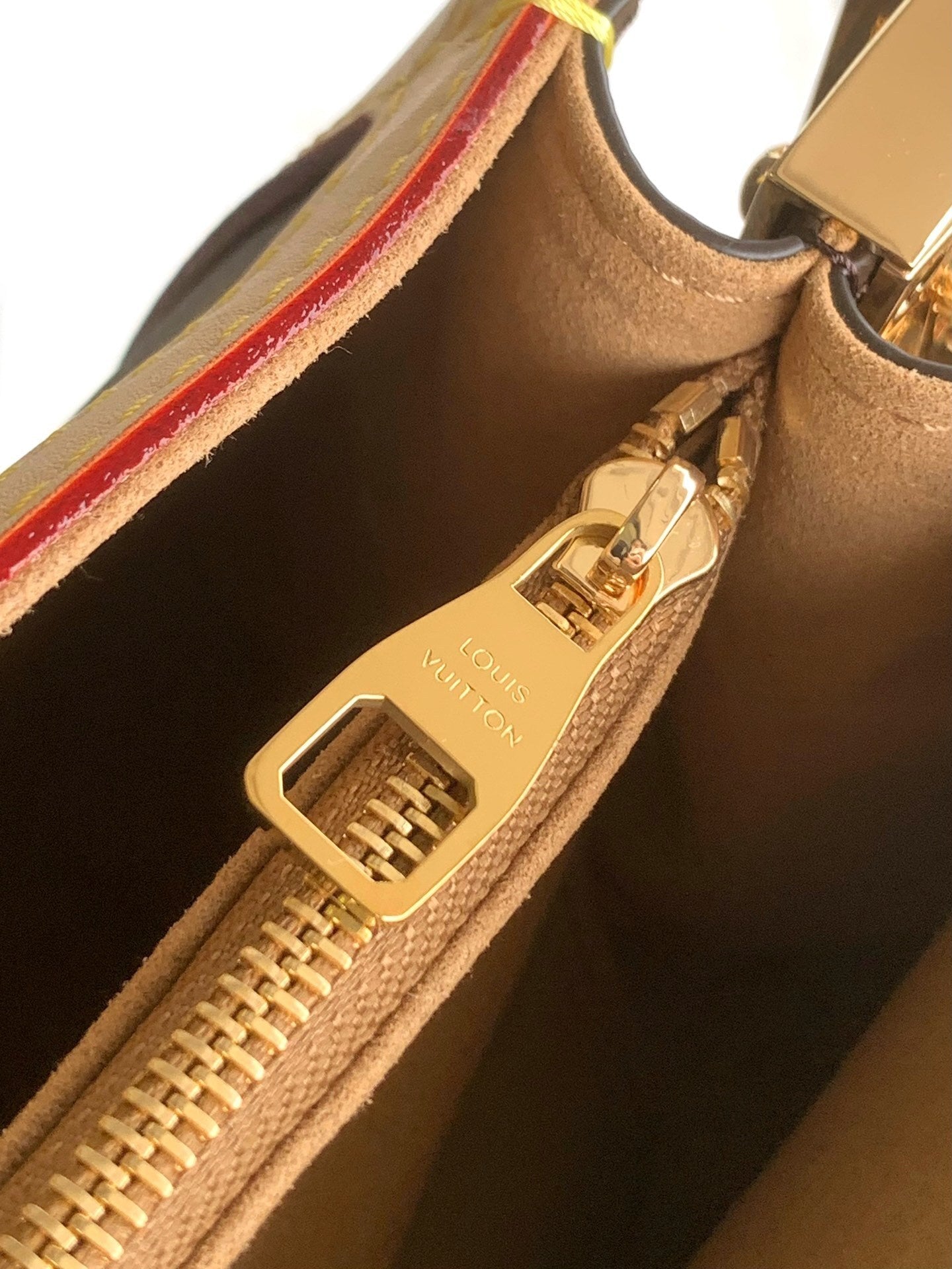 1:1 Replica LV crossbody bag