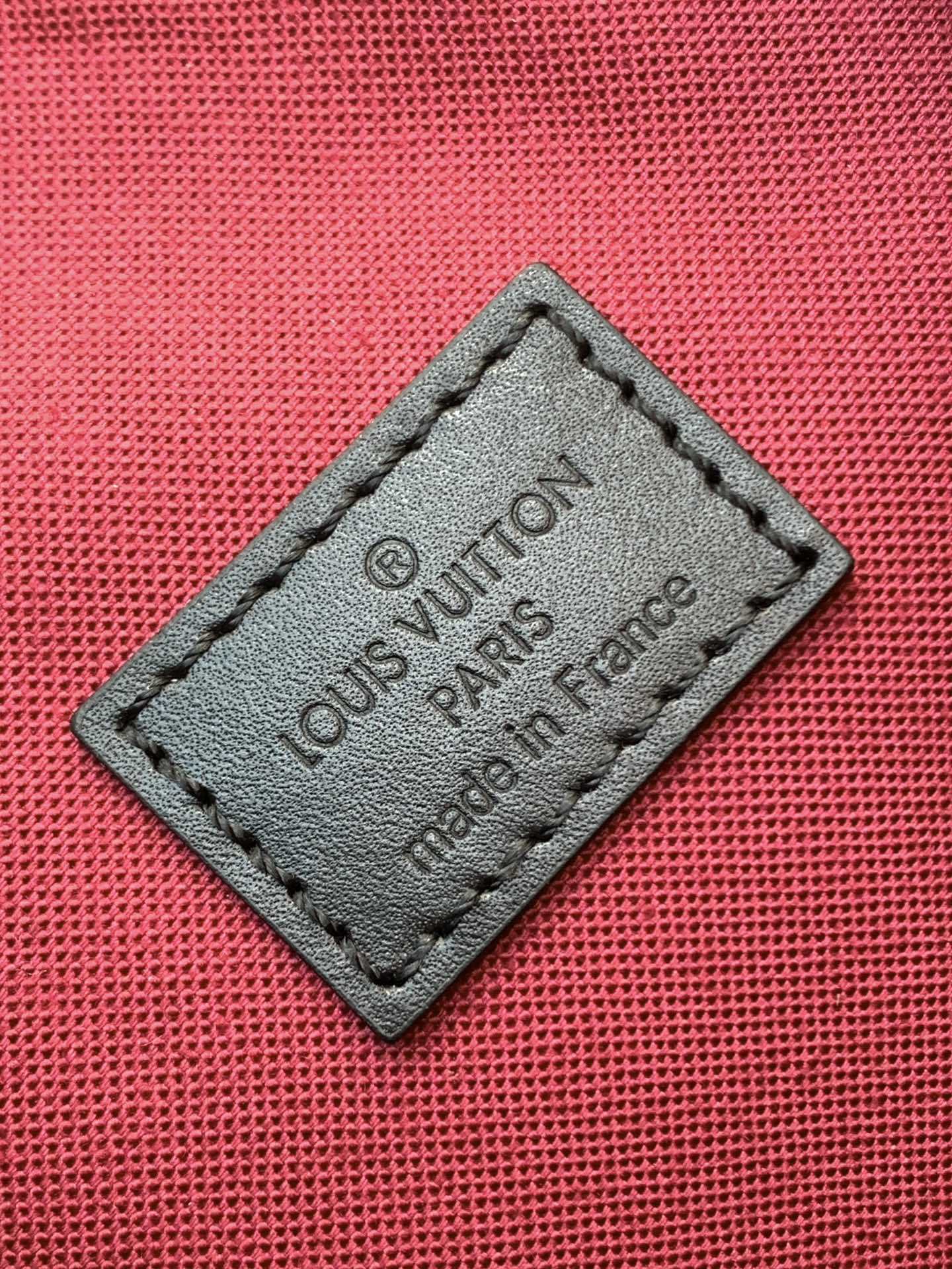 1:1 Replica LV backpack