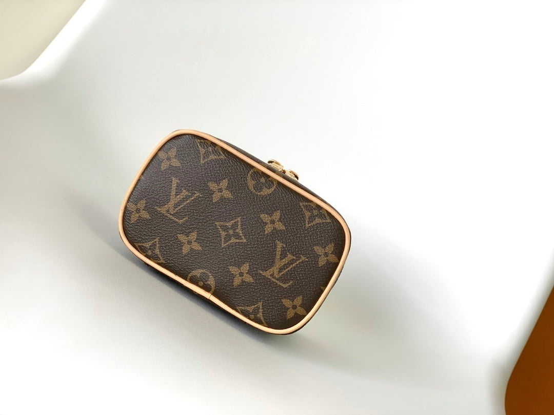 1:1 Replica LV handbag