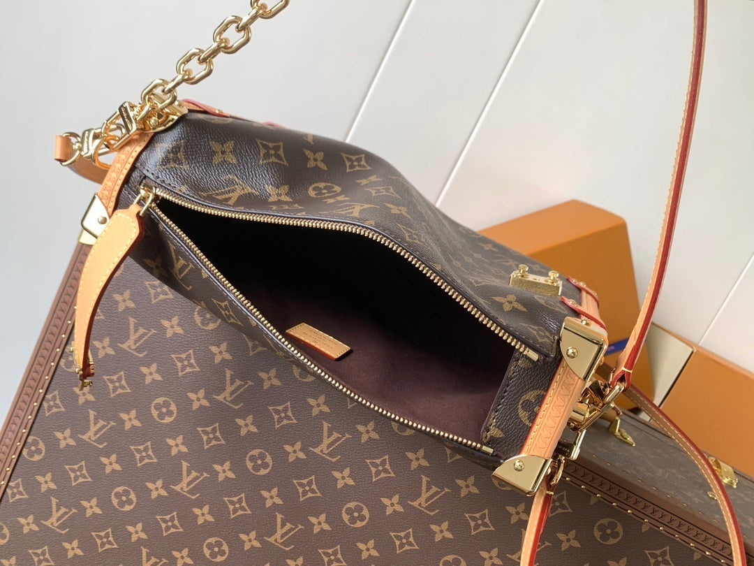 1:1 Replica LV box bag
