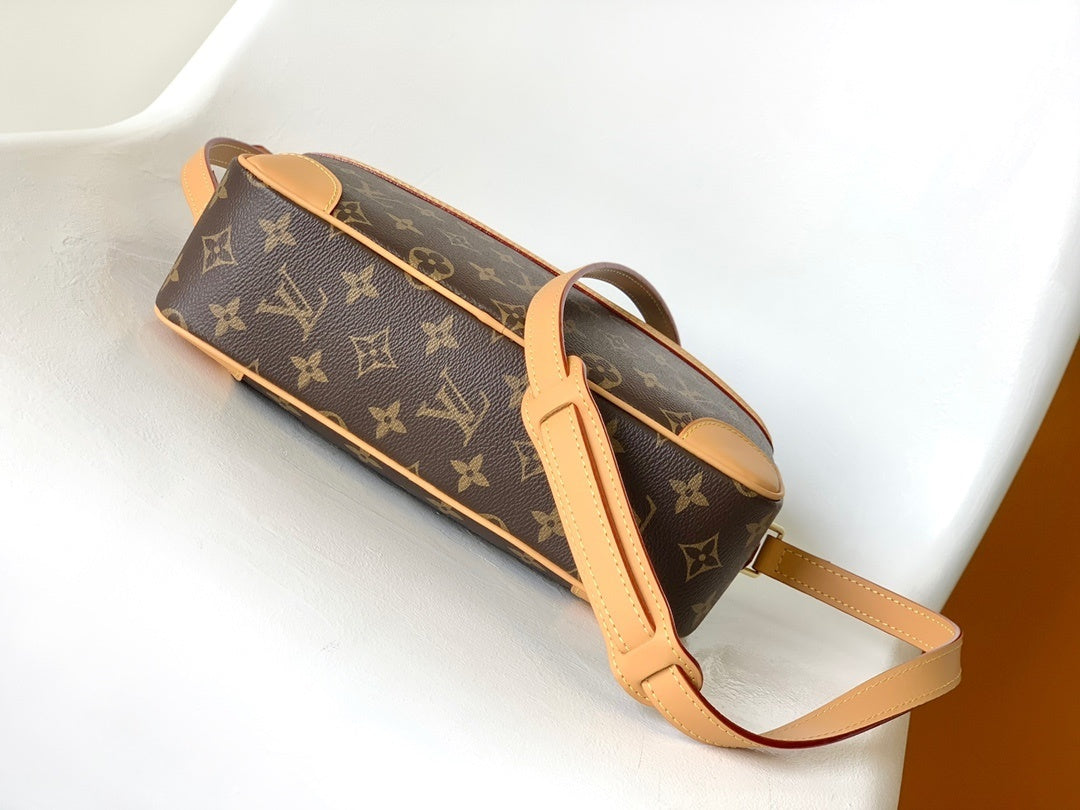 1:1 Replica LV crossbody bag