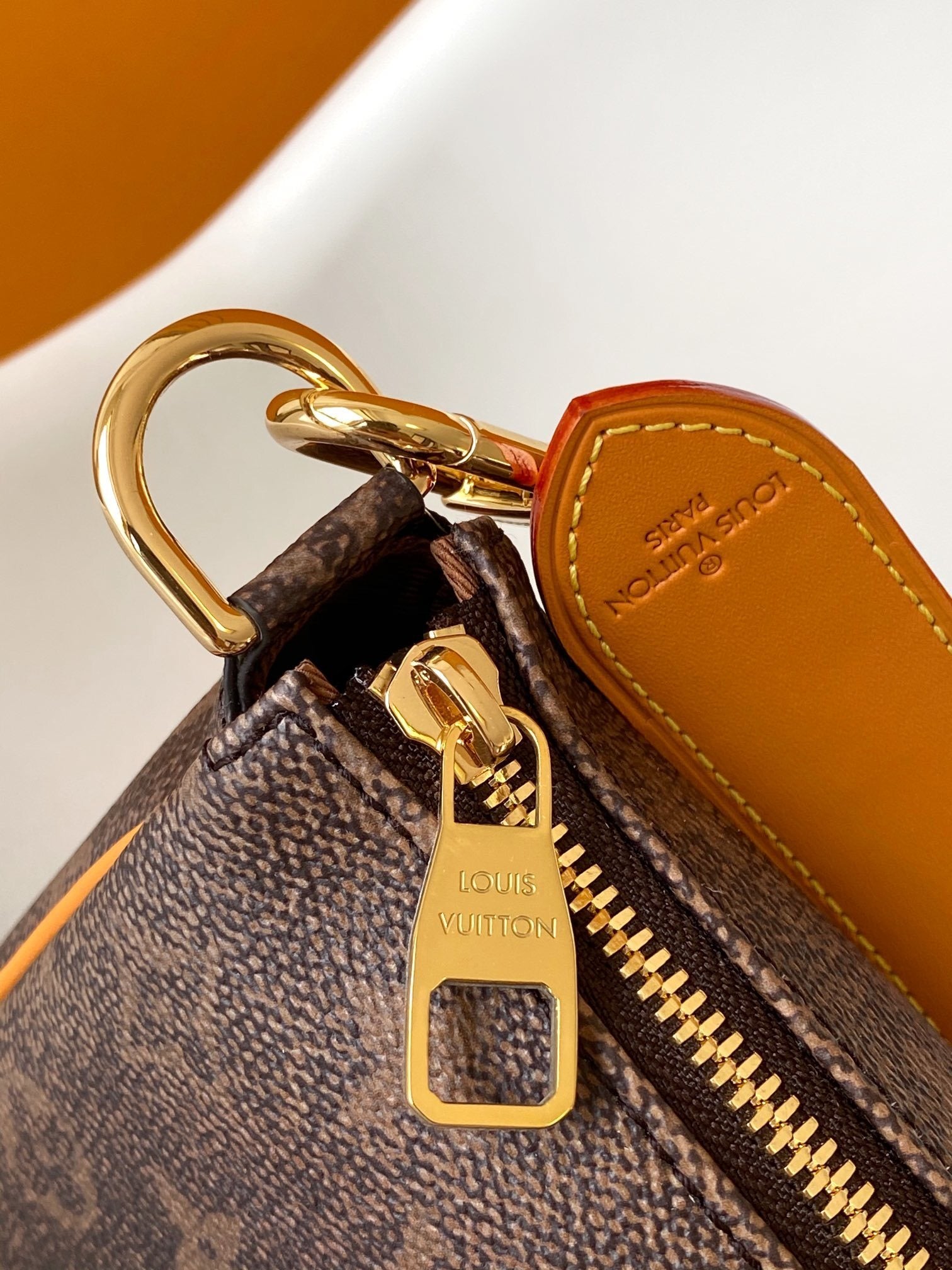 1:1 Replica LV crossbody bag