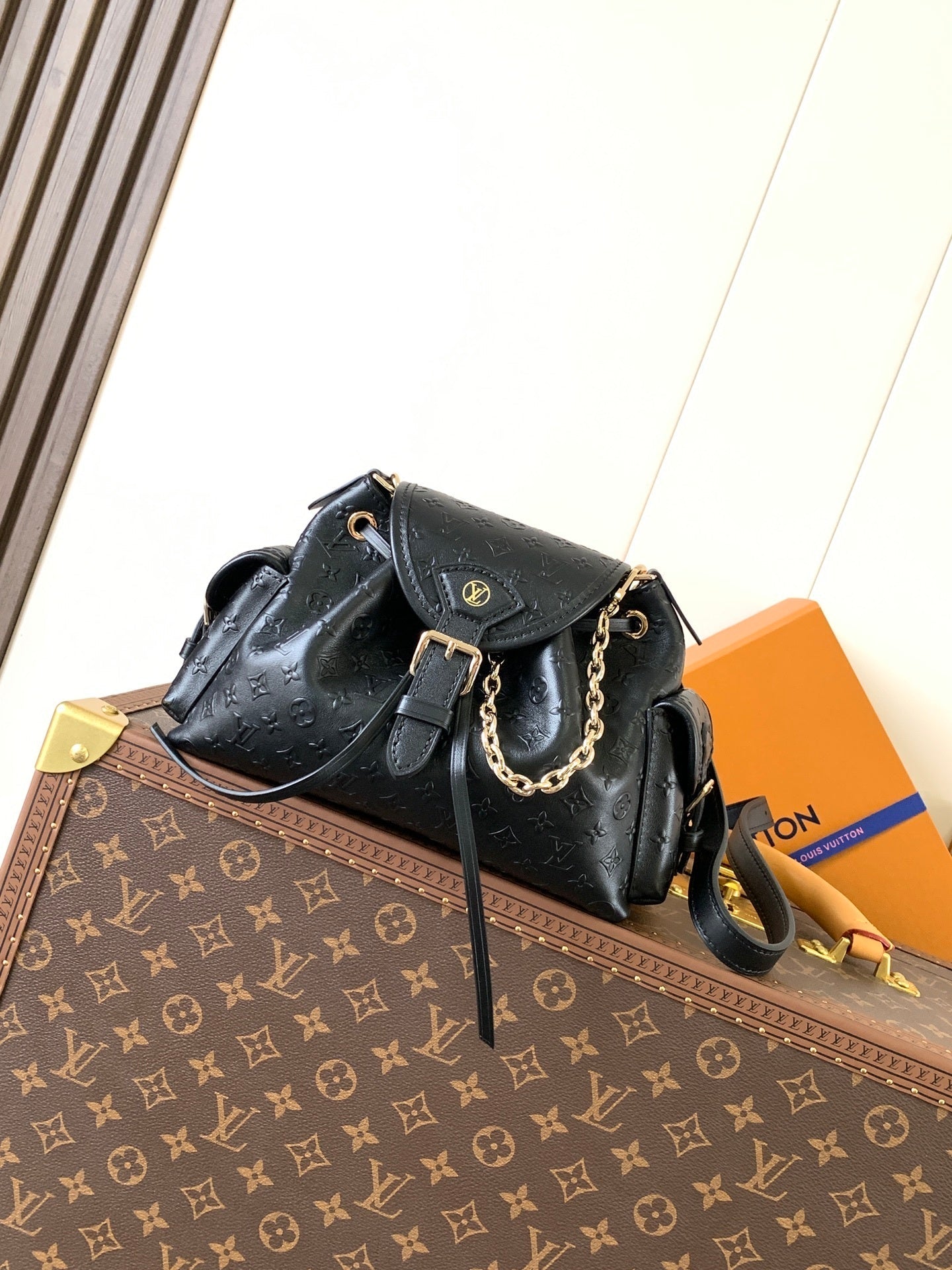 1:1 Replica LV flip-top handbag