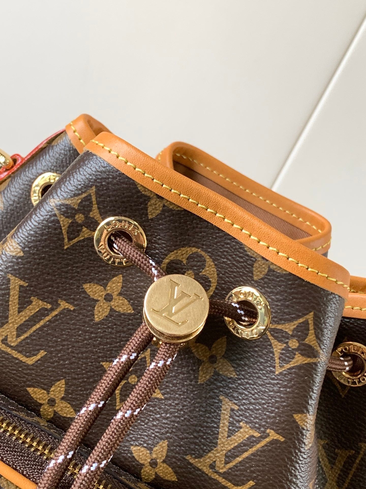 1:1 Replica LV drawstring handbag